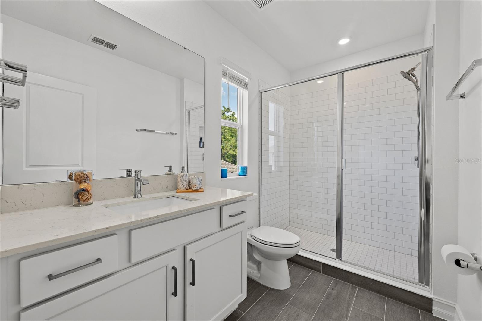 18242 SERENE LAKE LOOP, LUTZ, FL, 33548
