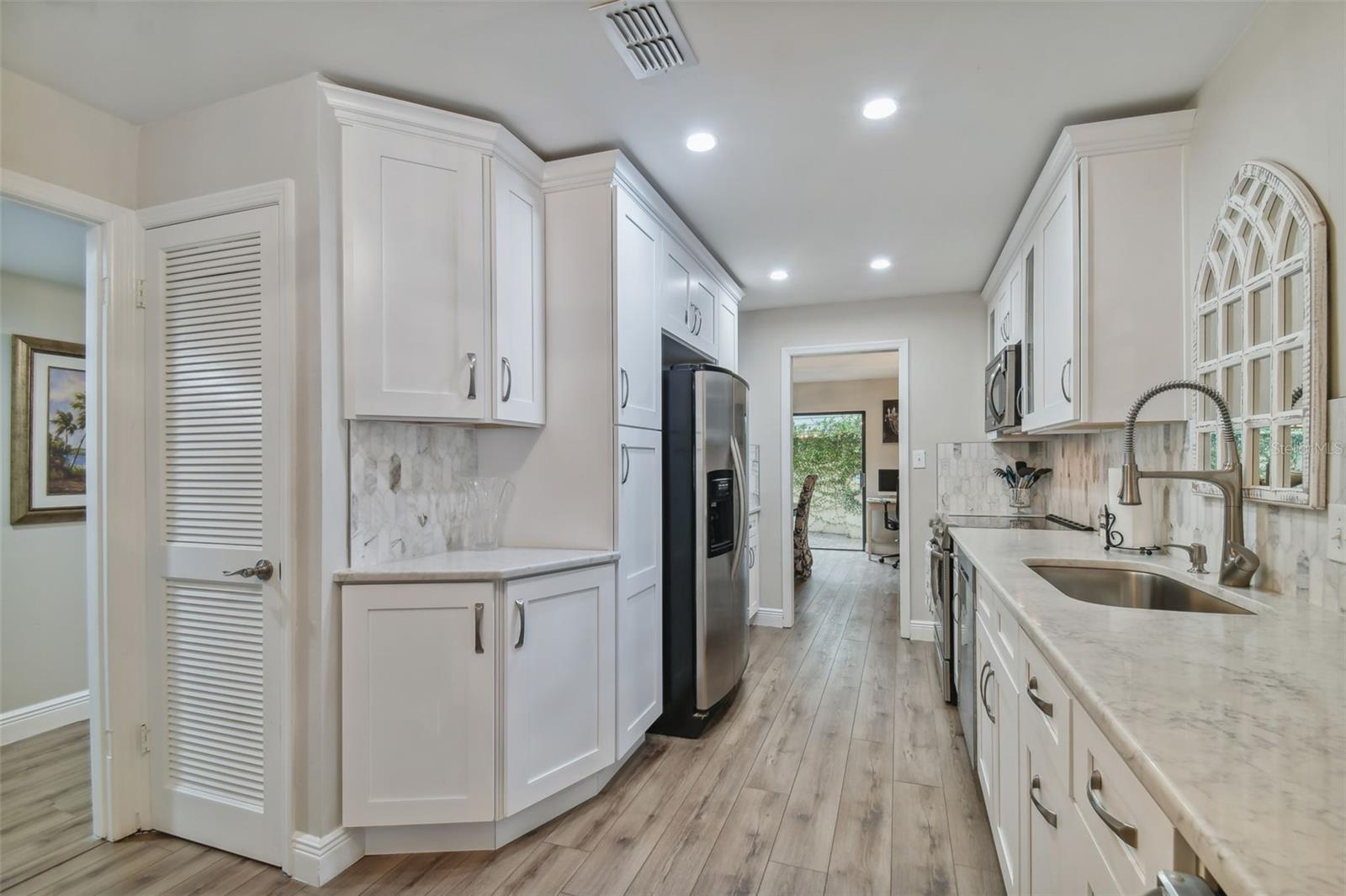 3530 VILLAGE WAY #3, TAMPA, FL, 33629