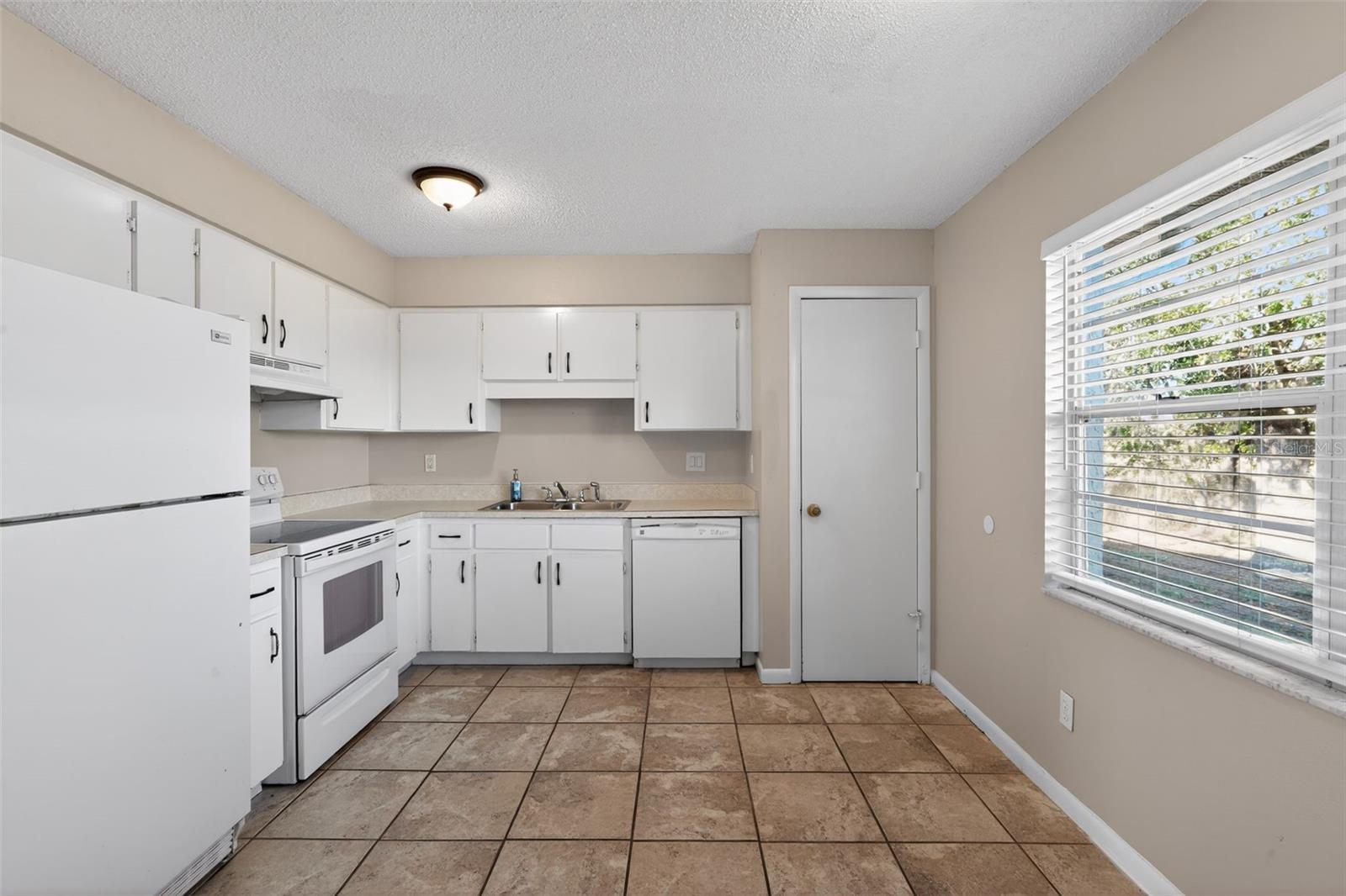 6213 CANDLER TER, SEBRING, FL, 33876