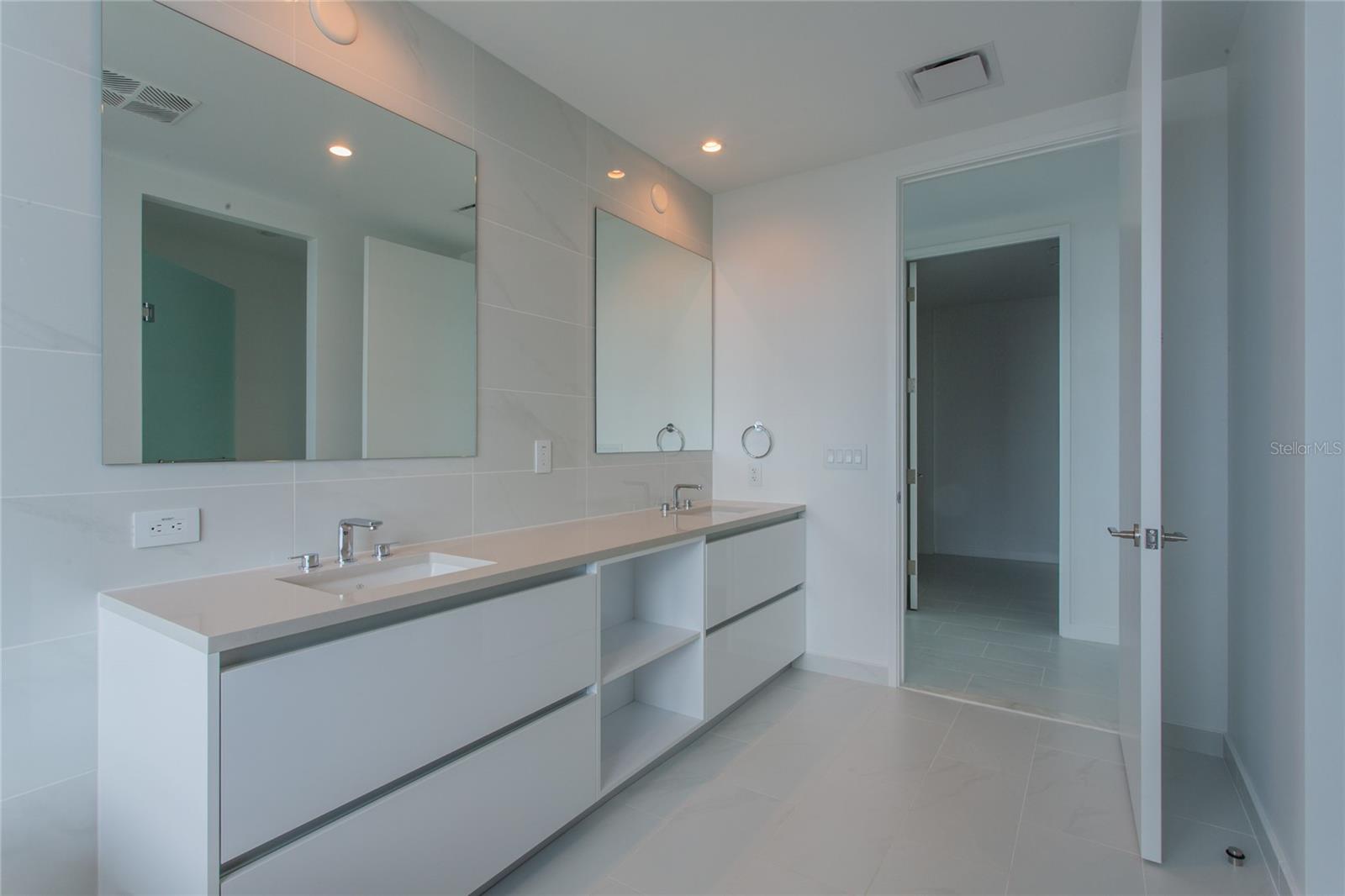 400 CENTRAL AVE #2601, ST PETERSBURG, FL, 33701