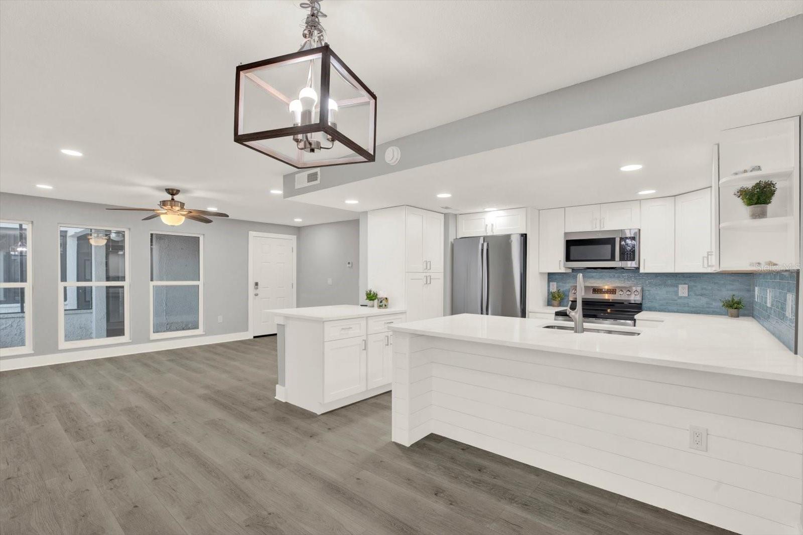 337 REX PL #A, MADEIRA BEACH, FL, 33708