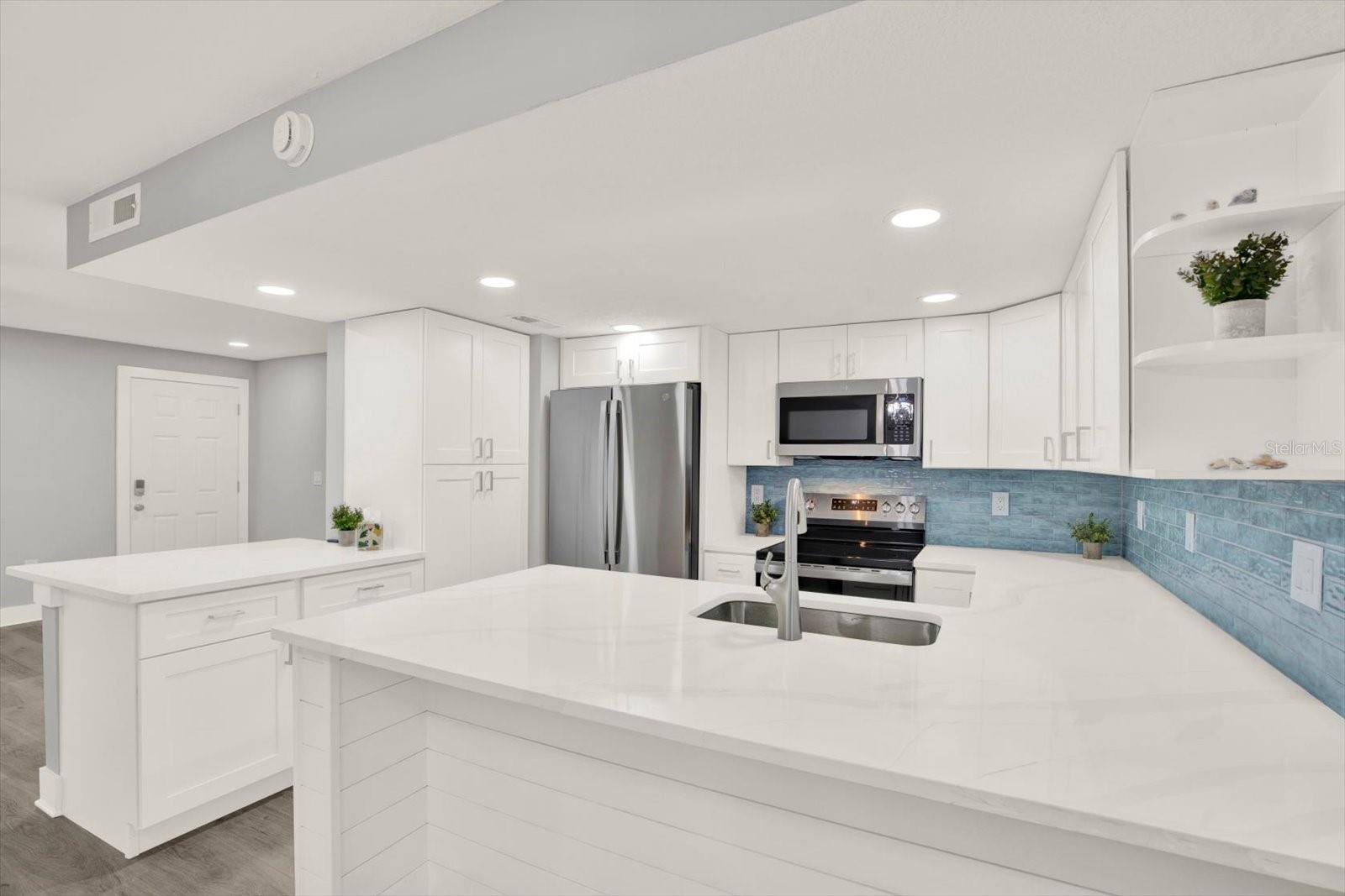 337 REX PL #A, MADEIRA BEACH, FL, 33708