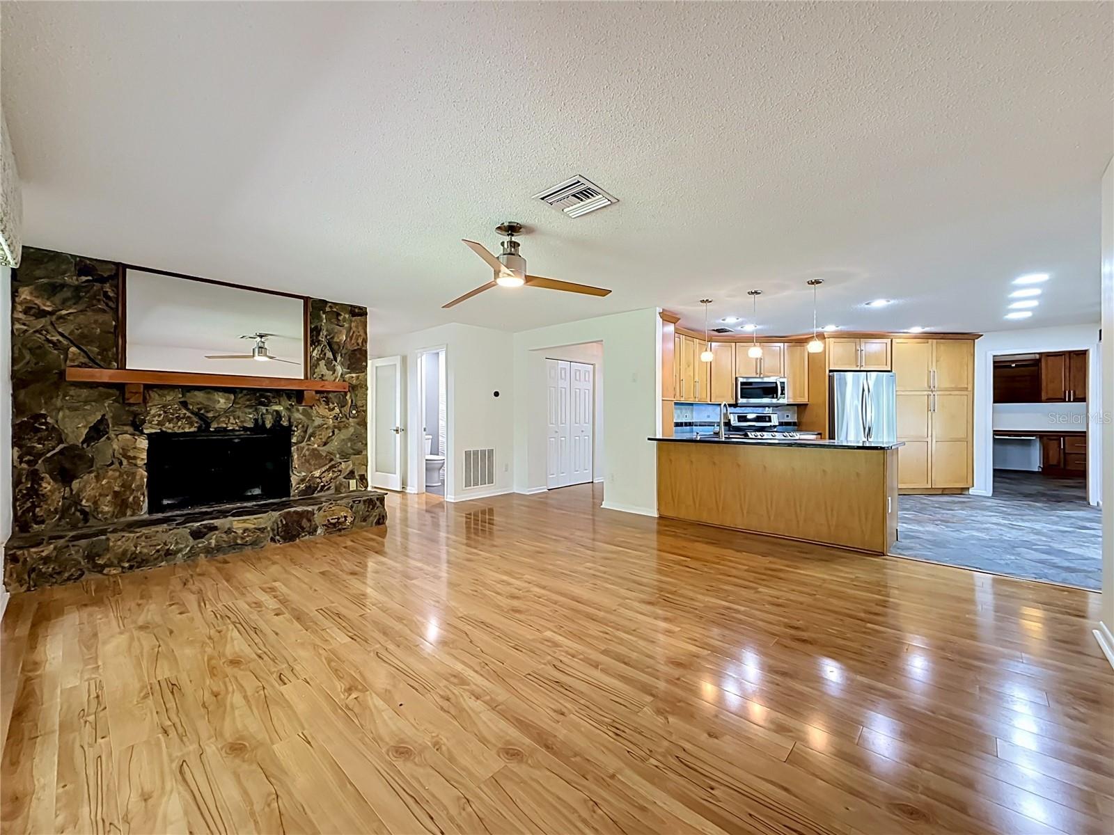 2065 BRADY DR, DUNEDIN, FL, 34698