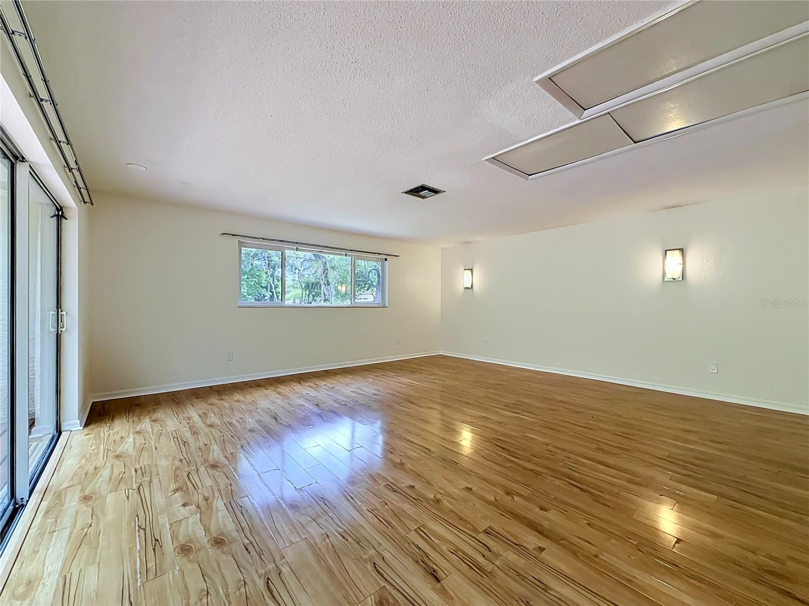 2065 BRADY DR, DUNEDIN, FL, 34698