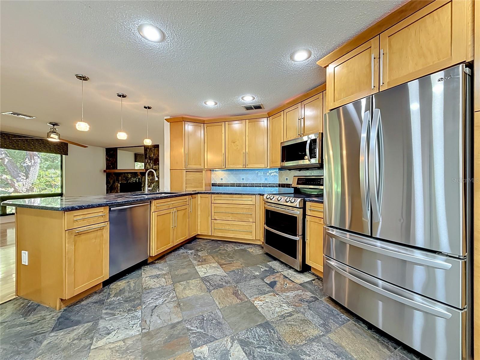 2065 BRADY DR, DUNEDIN, FL, 34698