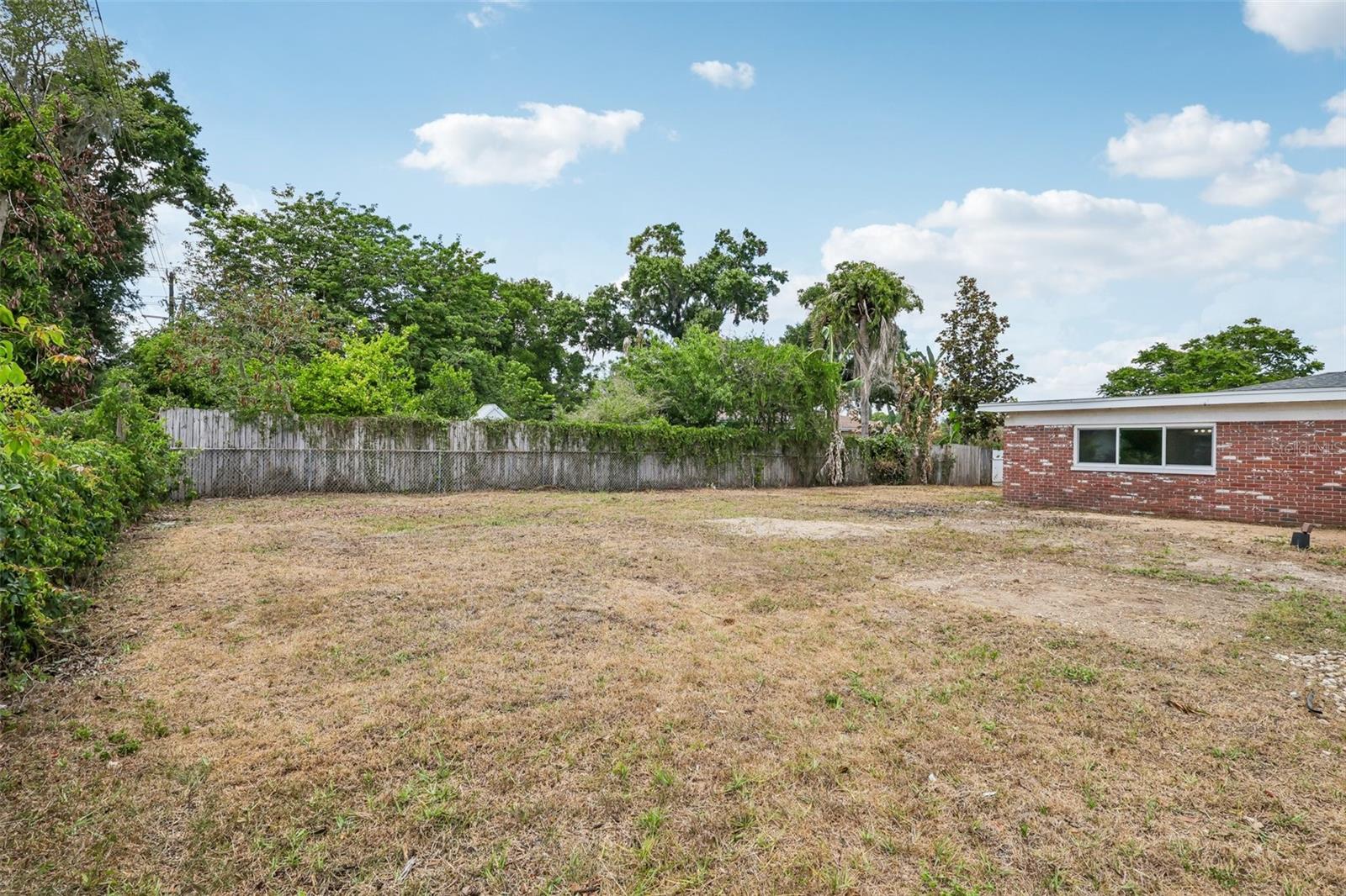 1607 LARK LN, BRANDON, FL, 33510