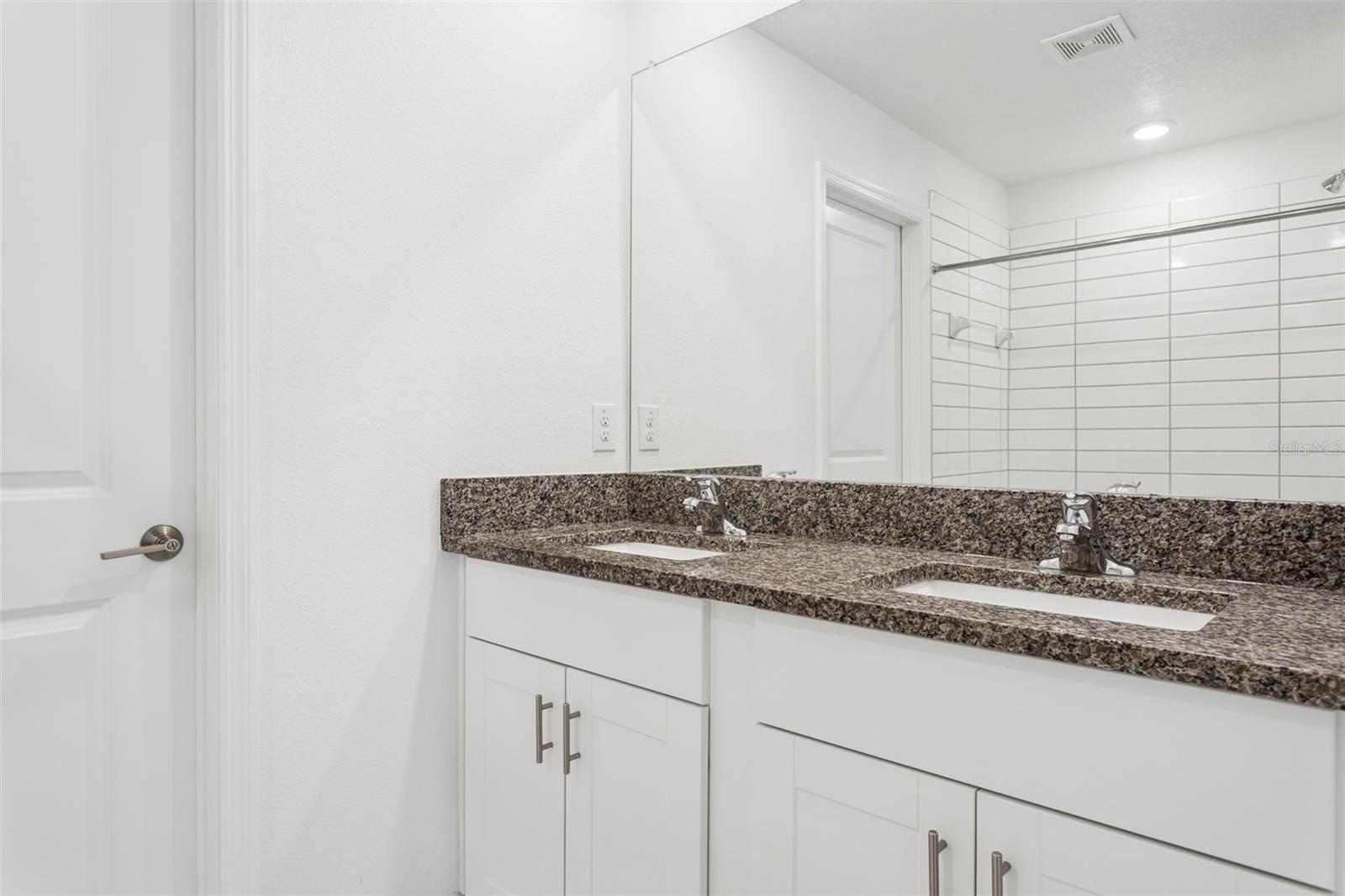 11000 RADIANT SHORE LOOP, SAN ANTONIO, FL, 33576