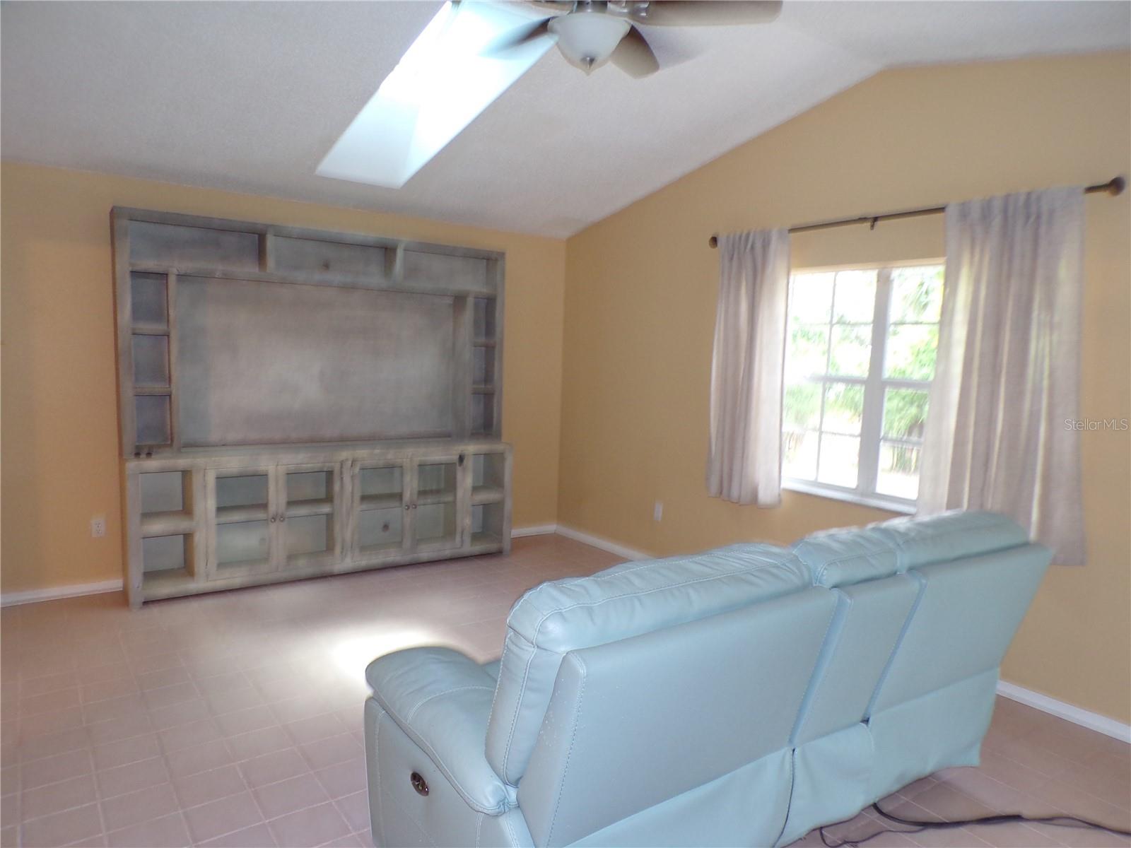 18407 AVON AVE, PORT CHARLOTTE, FL, 33948