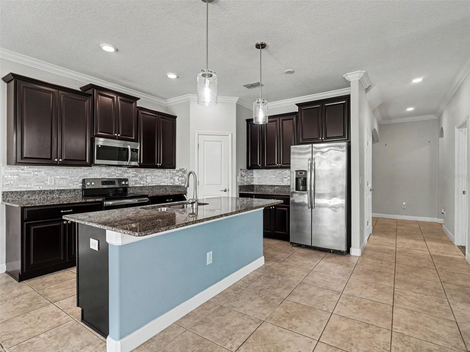 10025 IVORY DR, SUN CITY CENTER, FL, 33573