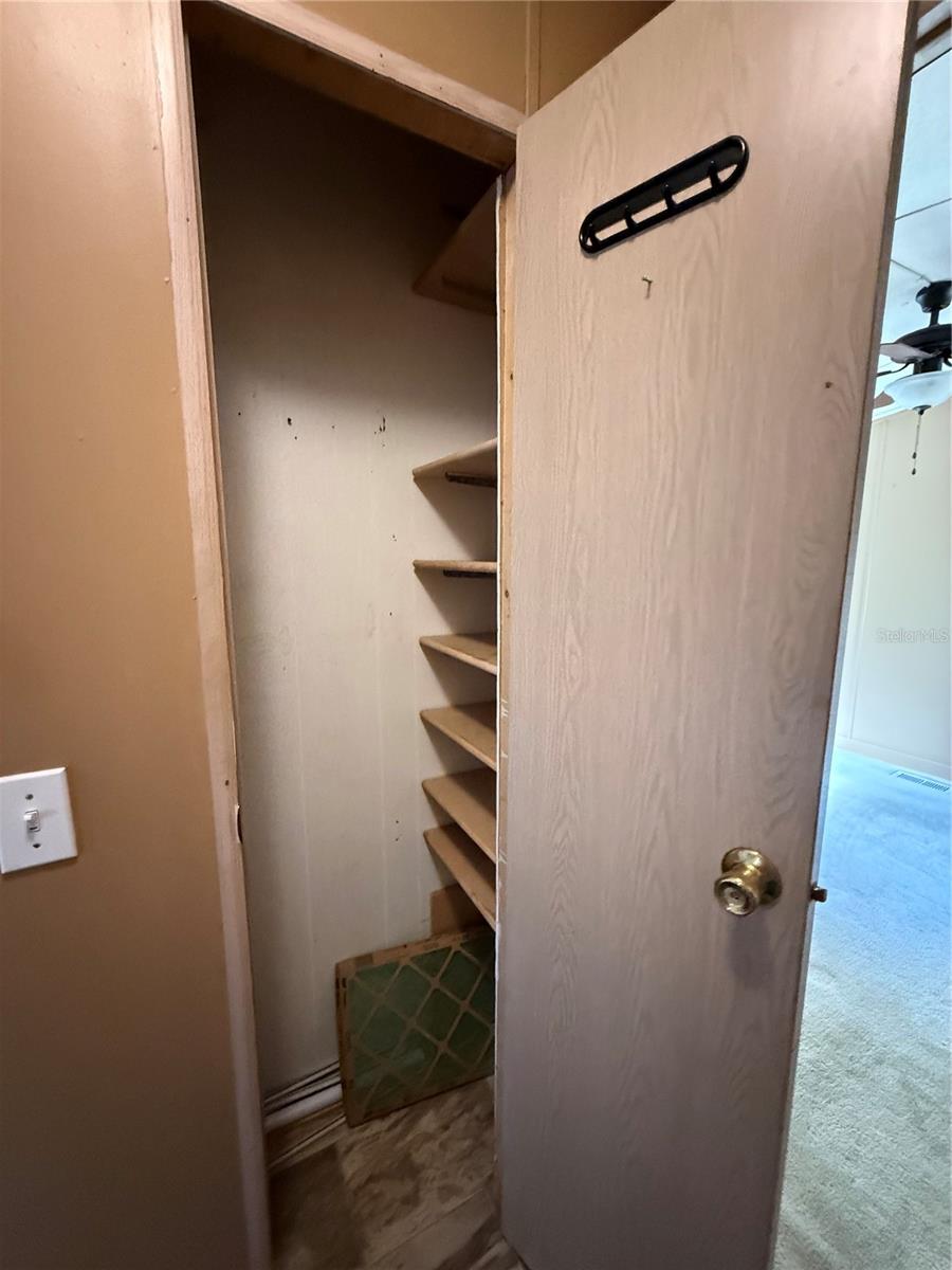 806 NEW HAMPSHIRE AVE, WILDWOOD, FL, 34785