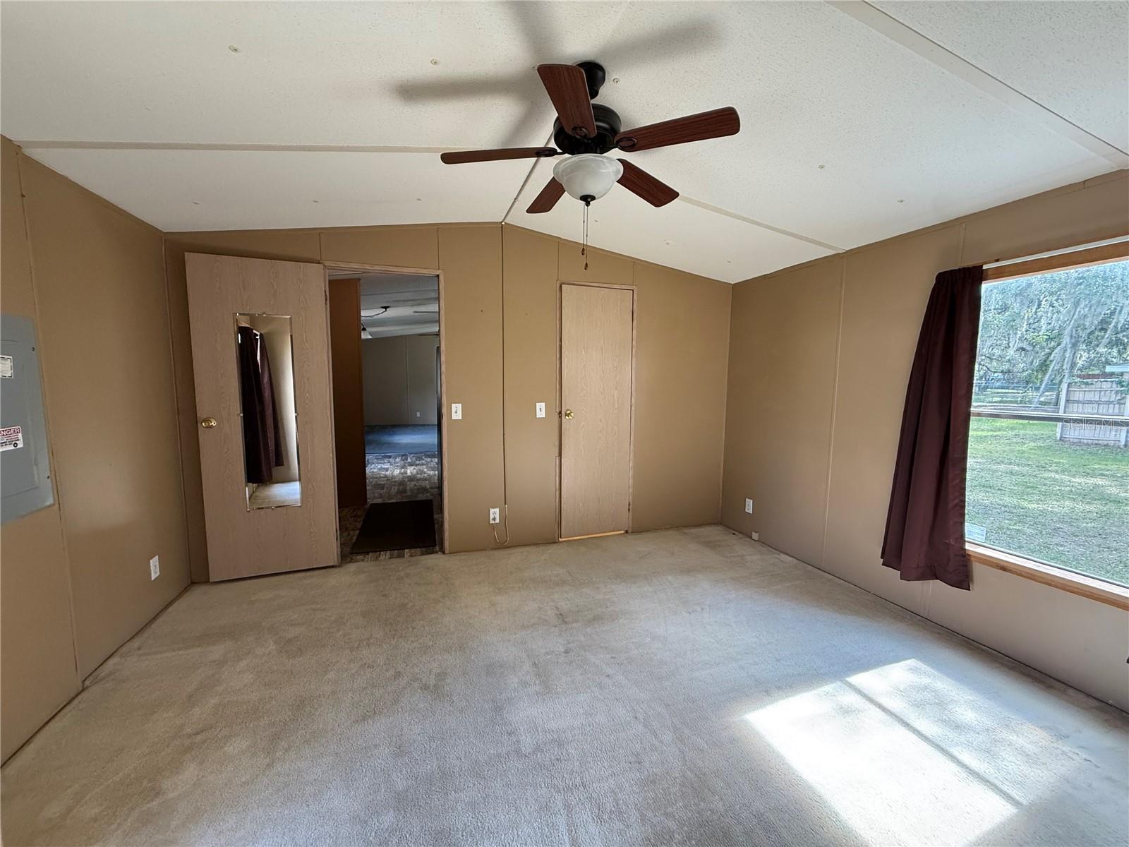 806 NEW HAMPSHIRE AVE, WILDWOOD, FL, 34785