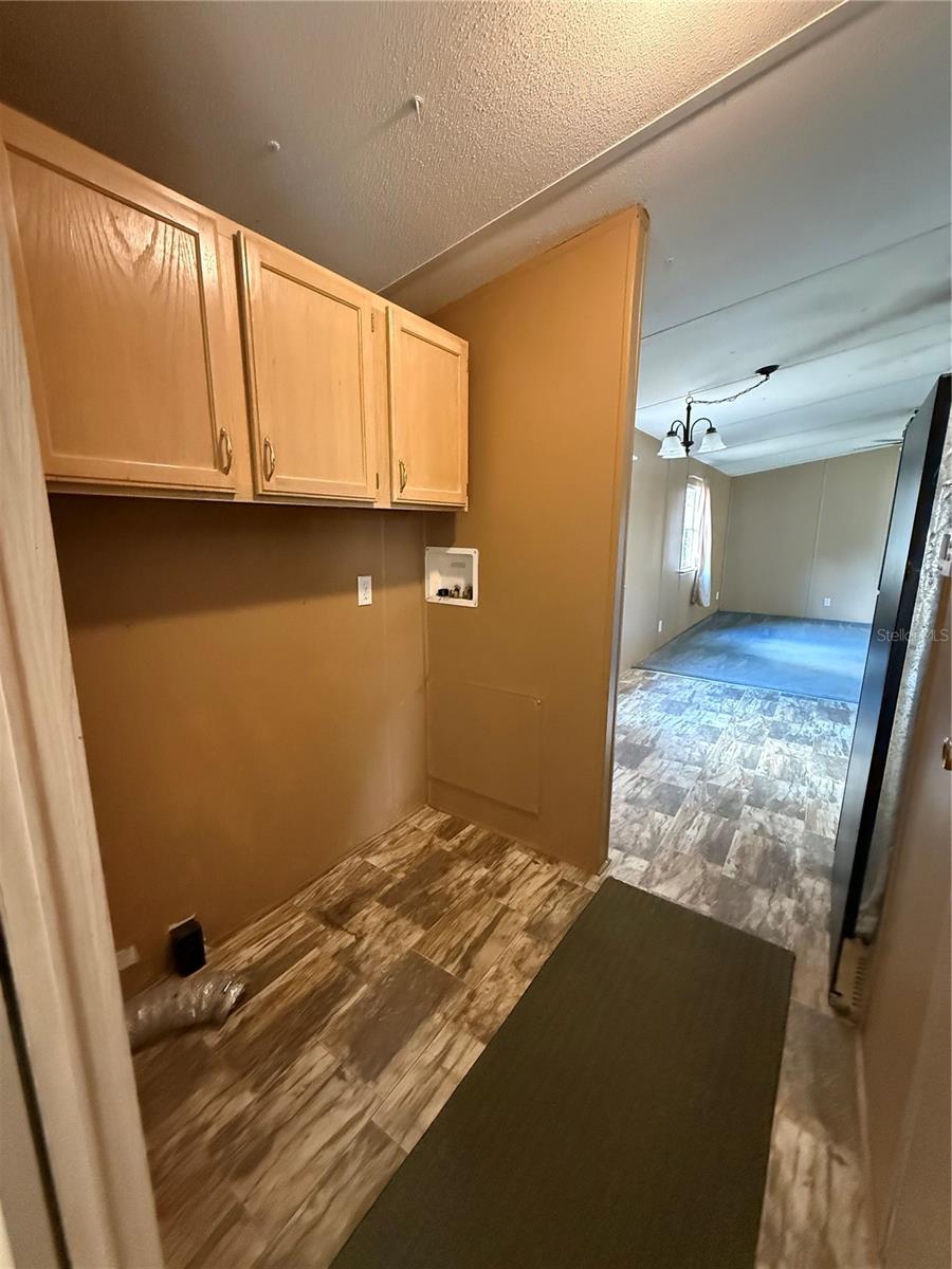 806 NEW HAMPSHIRE AVE, WILDWOOD, FL, 34785
