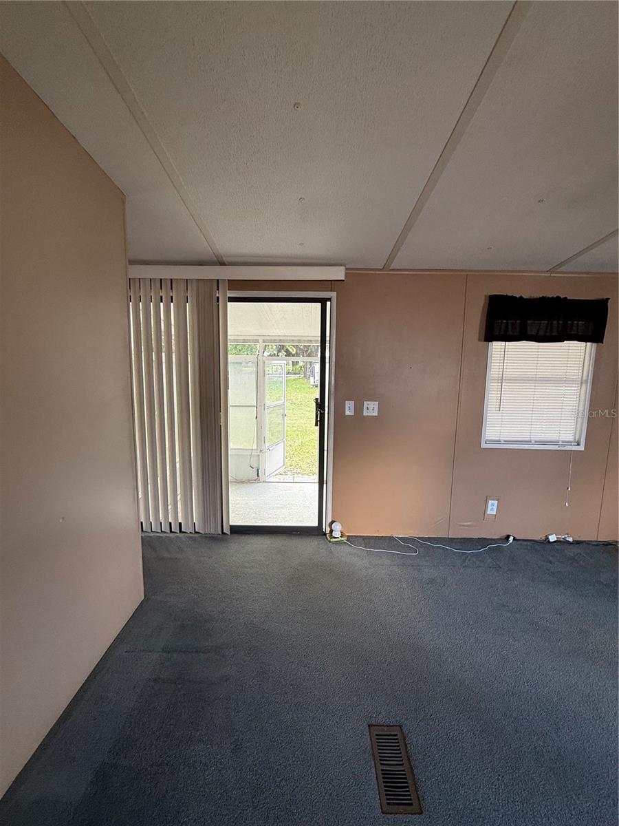 806 NEW HAMPSHIRE AVE, WILDWOOD, FL, 34785