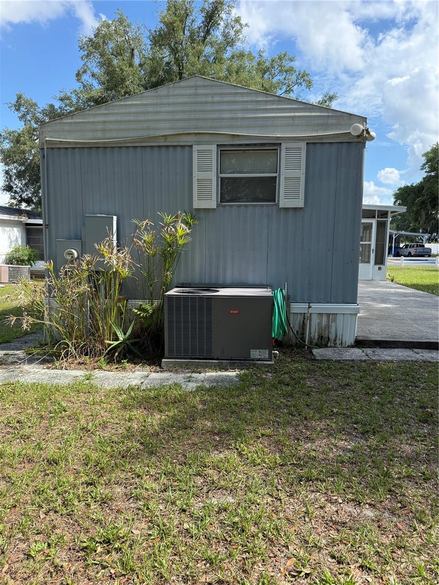 806 NEW HAMPSHIRE AVE, WILDWOOD, FL, 34785