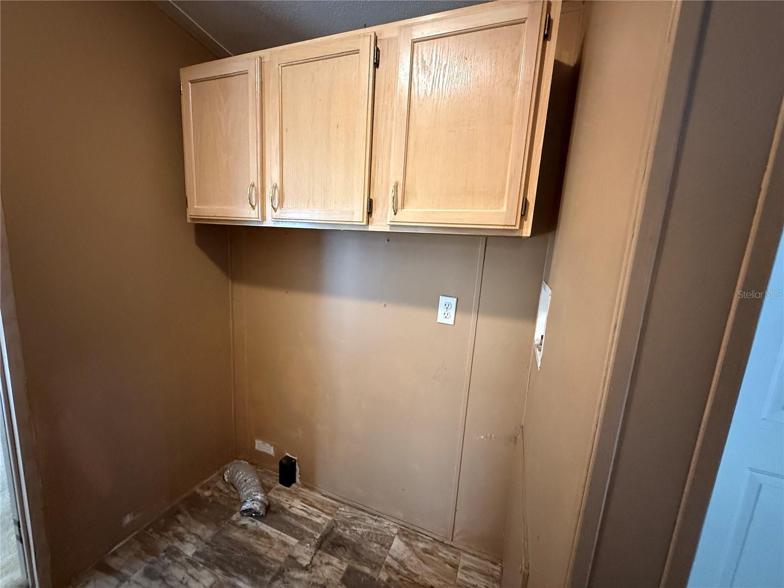 806 NEW HAMPSHIRE AVE, WILDWOOD, FL, 34785
