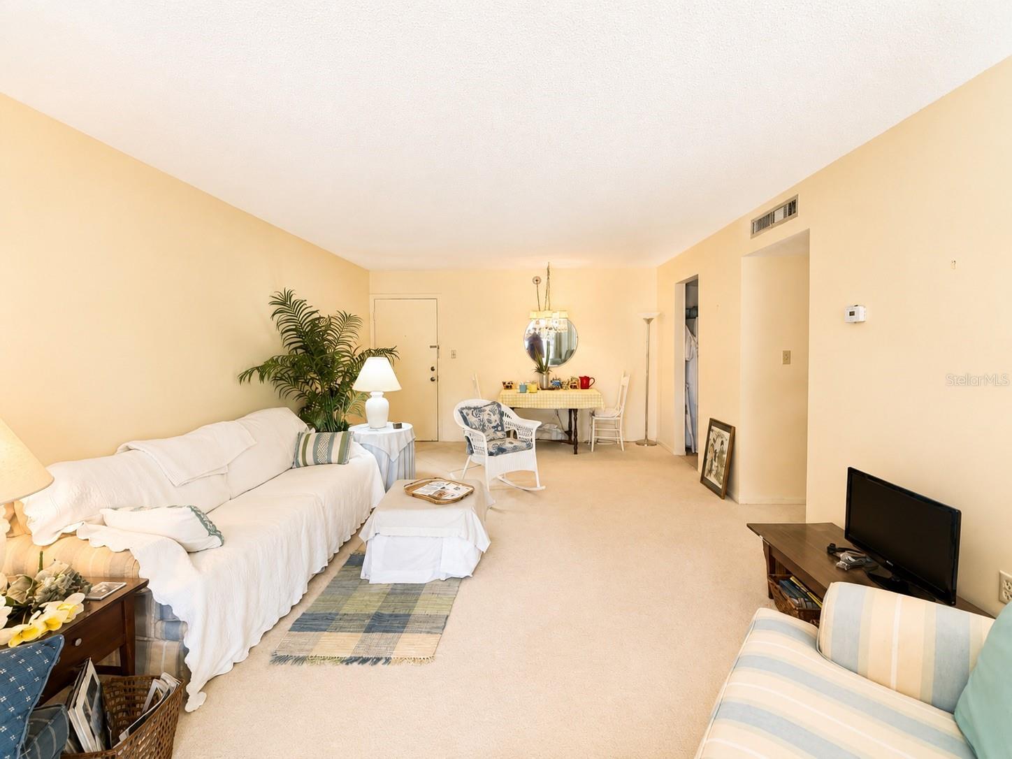 2437 HARBOR BLVD #102, PORT CHARLOTTE, FL, 33952