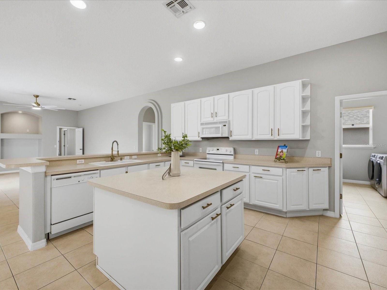 1416 GRAND RESERVE DR, DAVENPORT, FL, 33837