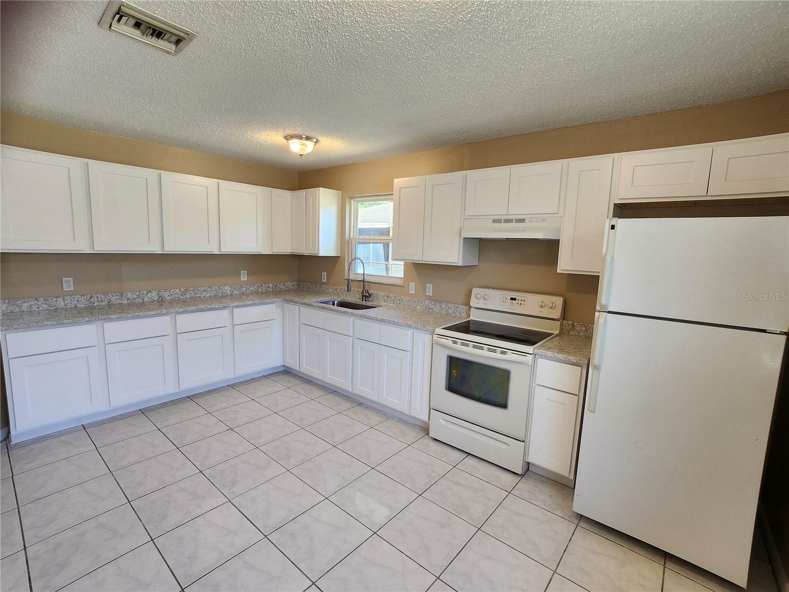 2429 CENTENNIAL BLVD, LEESBURG, FL, 34748