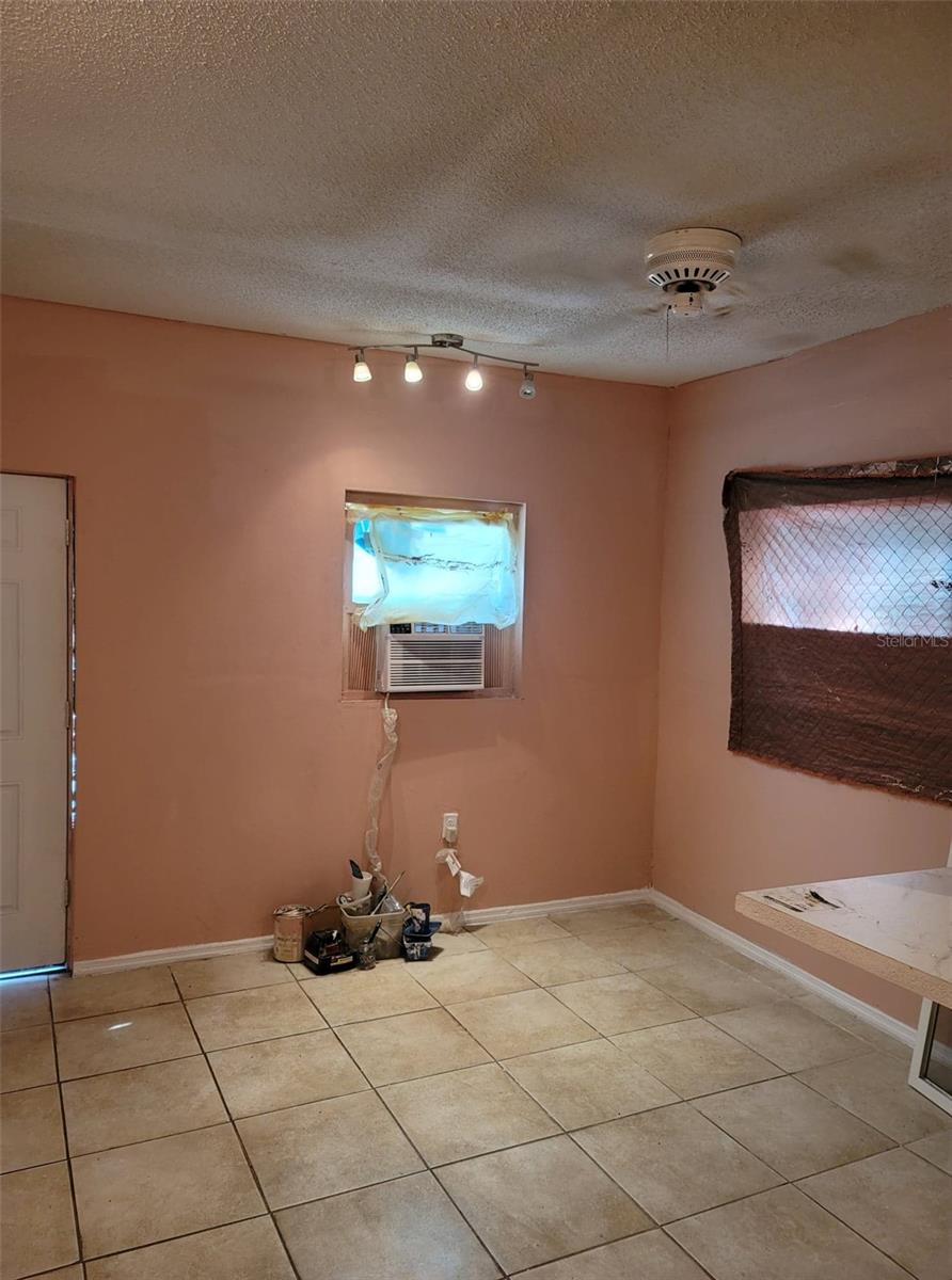 107 E CYPRESS ST, KISSIMMEE, FL, 34744