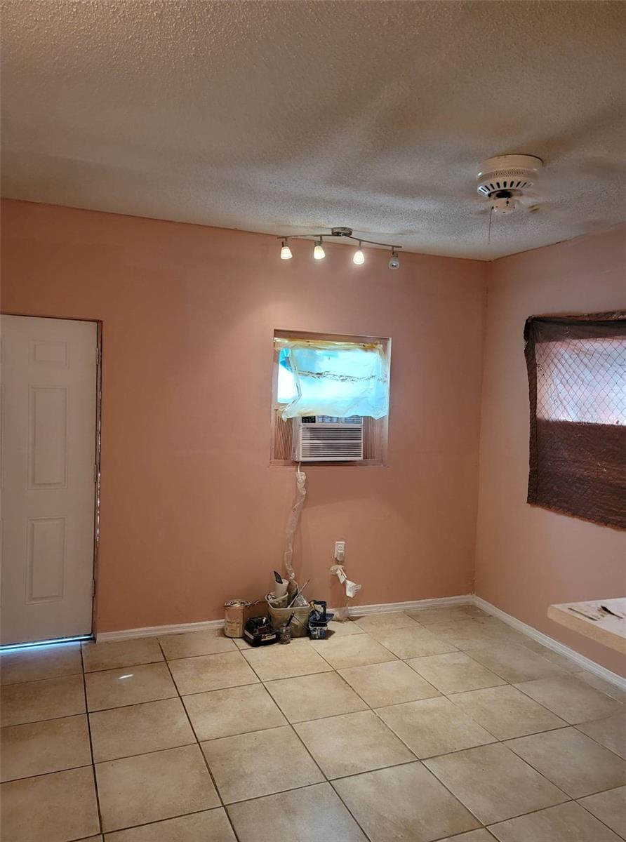 107 E CYPRESS ST, KISSIMMEE, FL, 34744