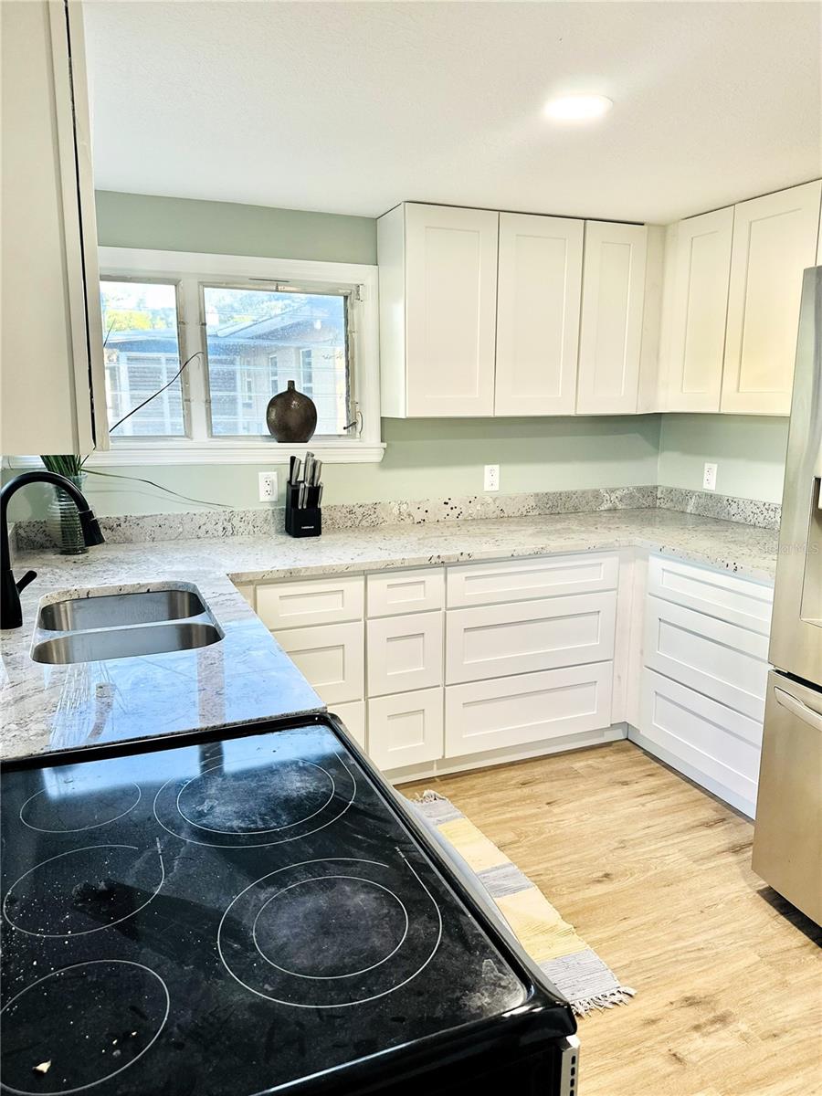 5654 12TH ST, ZEPHYRHILLS, FL, 33542