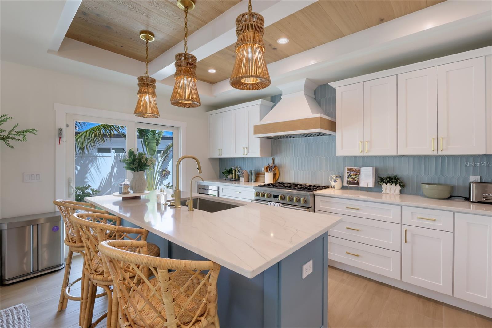 6401 MARINA DR, HOLMES BEACH, FL, 34217