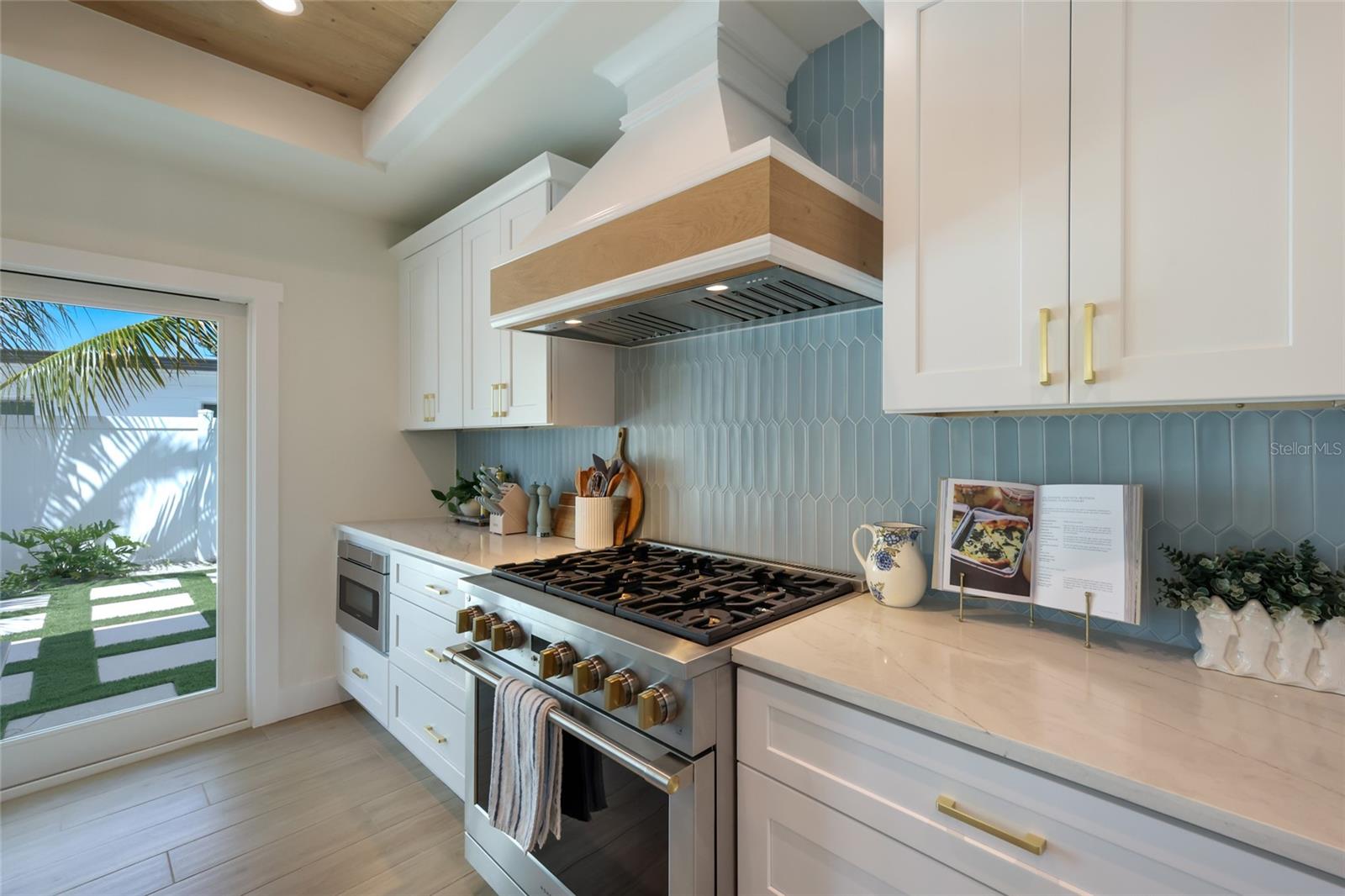 6401 MARINA DR, HOLMES BEACH, FL, 34217