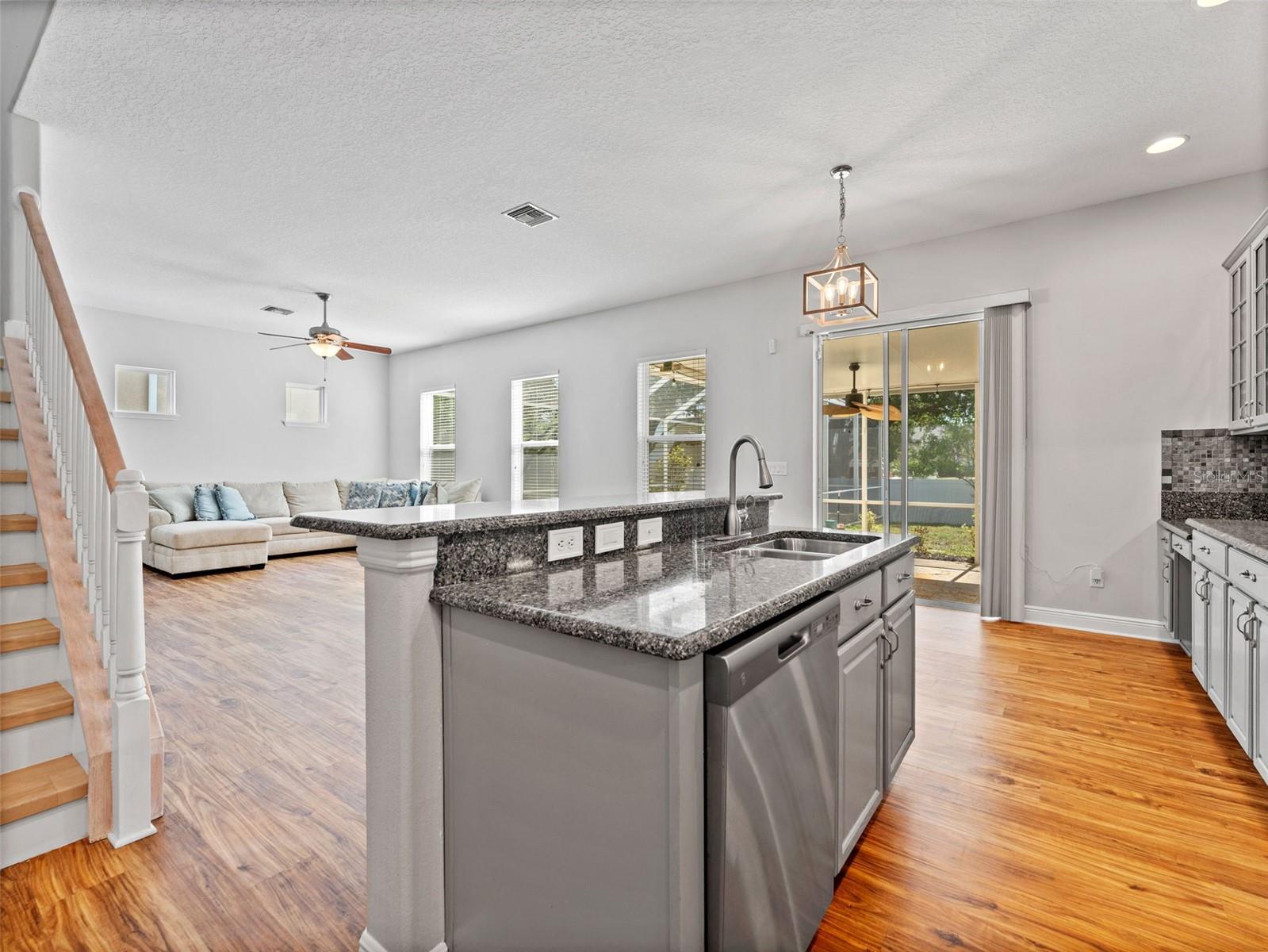 7606 S SPARKMAN ST, TAMPA, FL, 33616