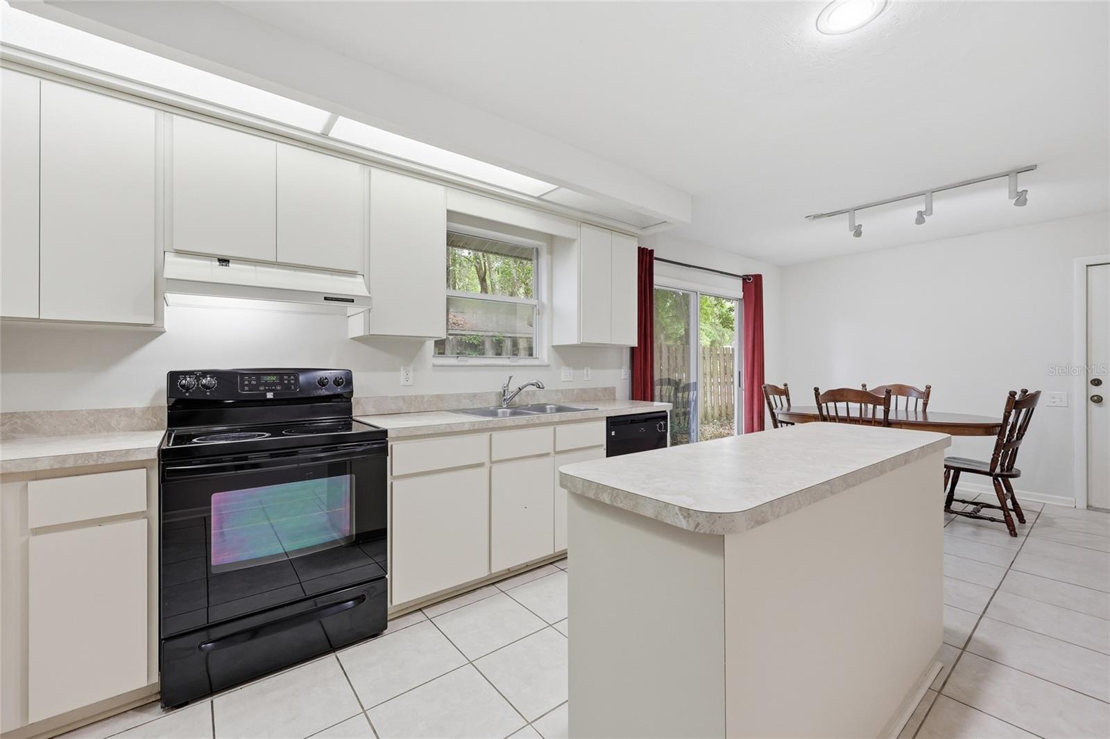 1736 NW 16TH PL, GAINESVILLE, FL, 32605