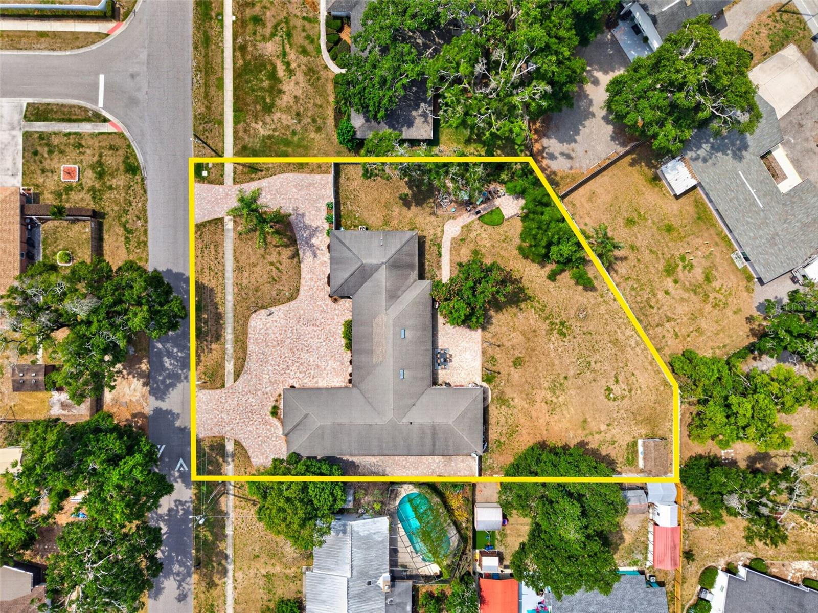 712 S OAKWOOD AVE, BRANDON, FL, 33511