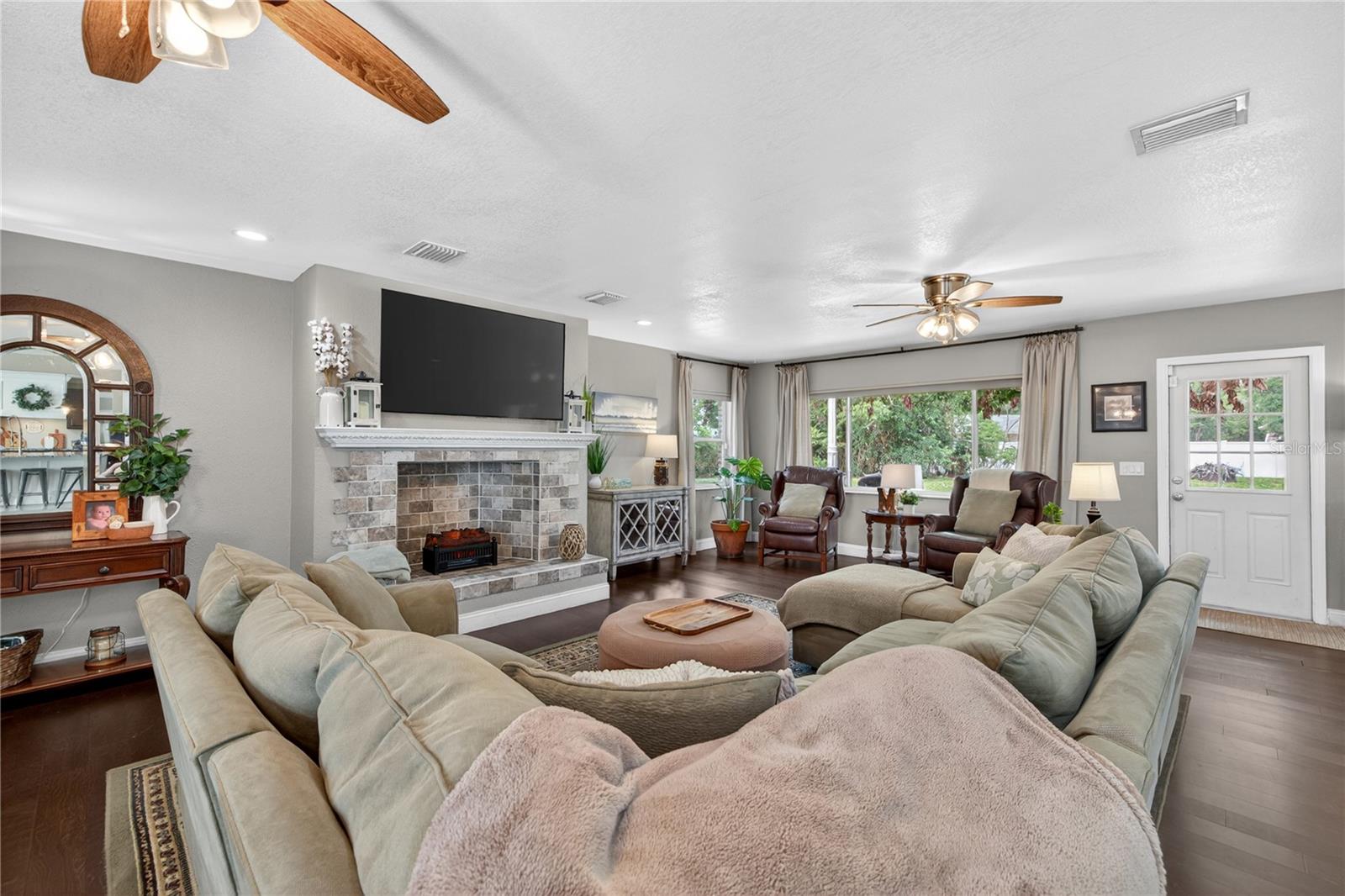 712 S OAKWOOD AVE, BRANDON, FL, 33511