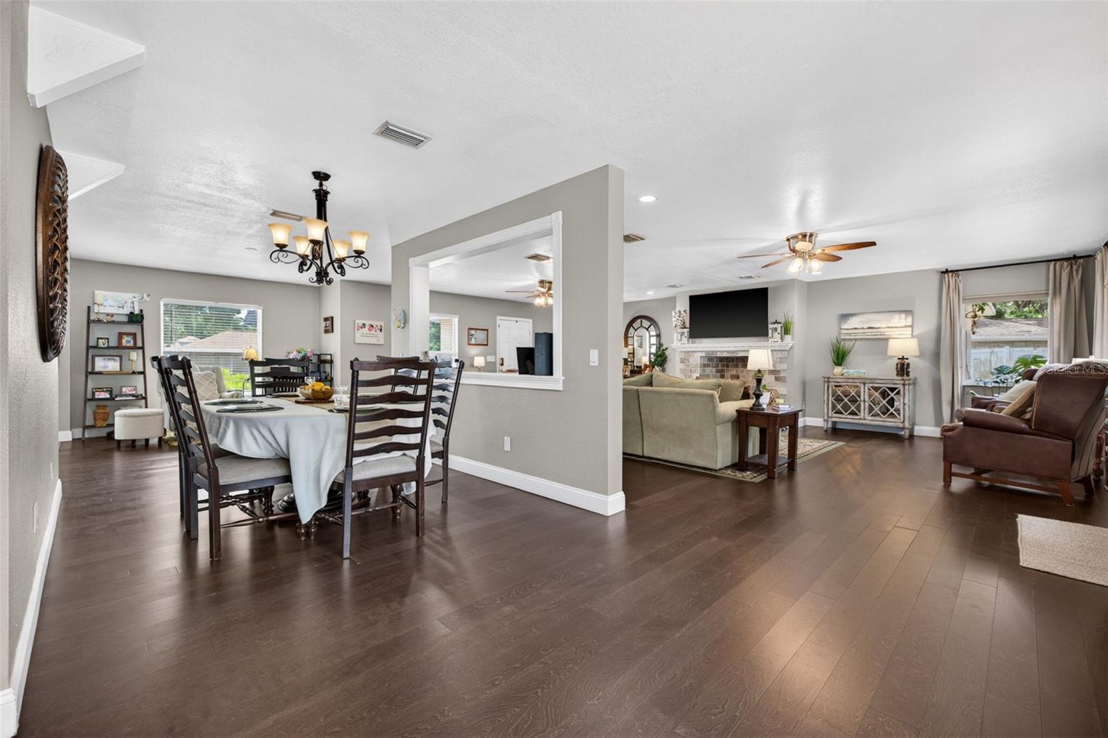 712 S OAKWOOD AVE, BRANDON, FL, 33511