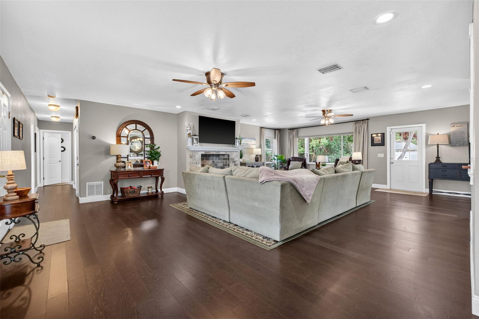 712 S OAKWOOD AVE, BRANDON, FL, 33511