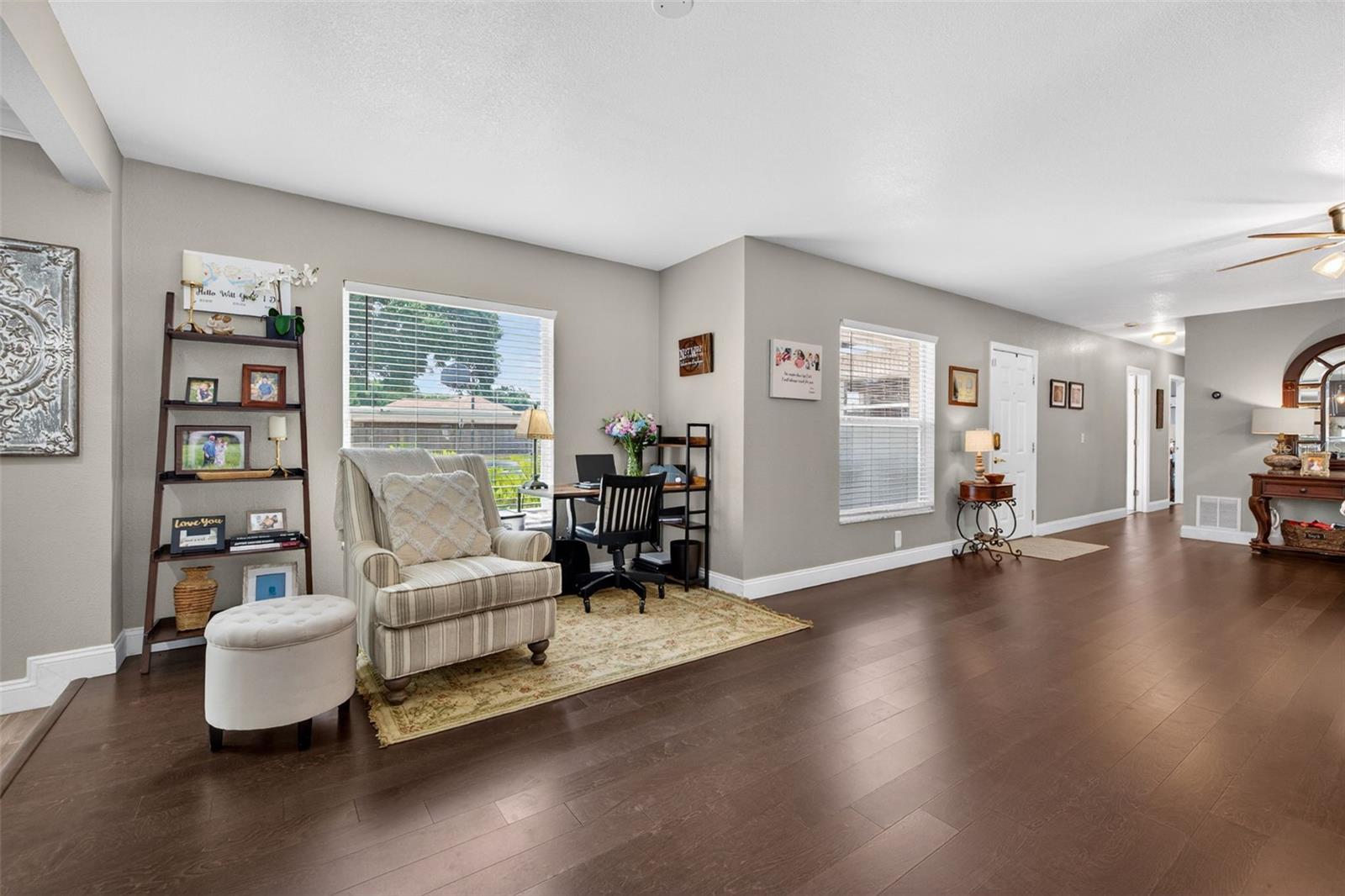 712 S OAKWOOD AVE, BRANDON, FL, 33511