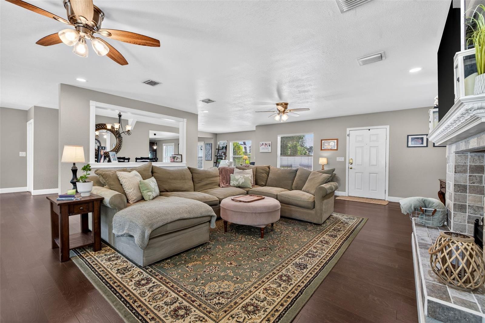 712 S OAKWOOD AVE, BRANDON, FL, 33511