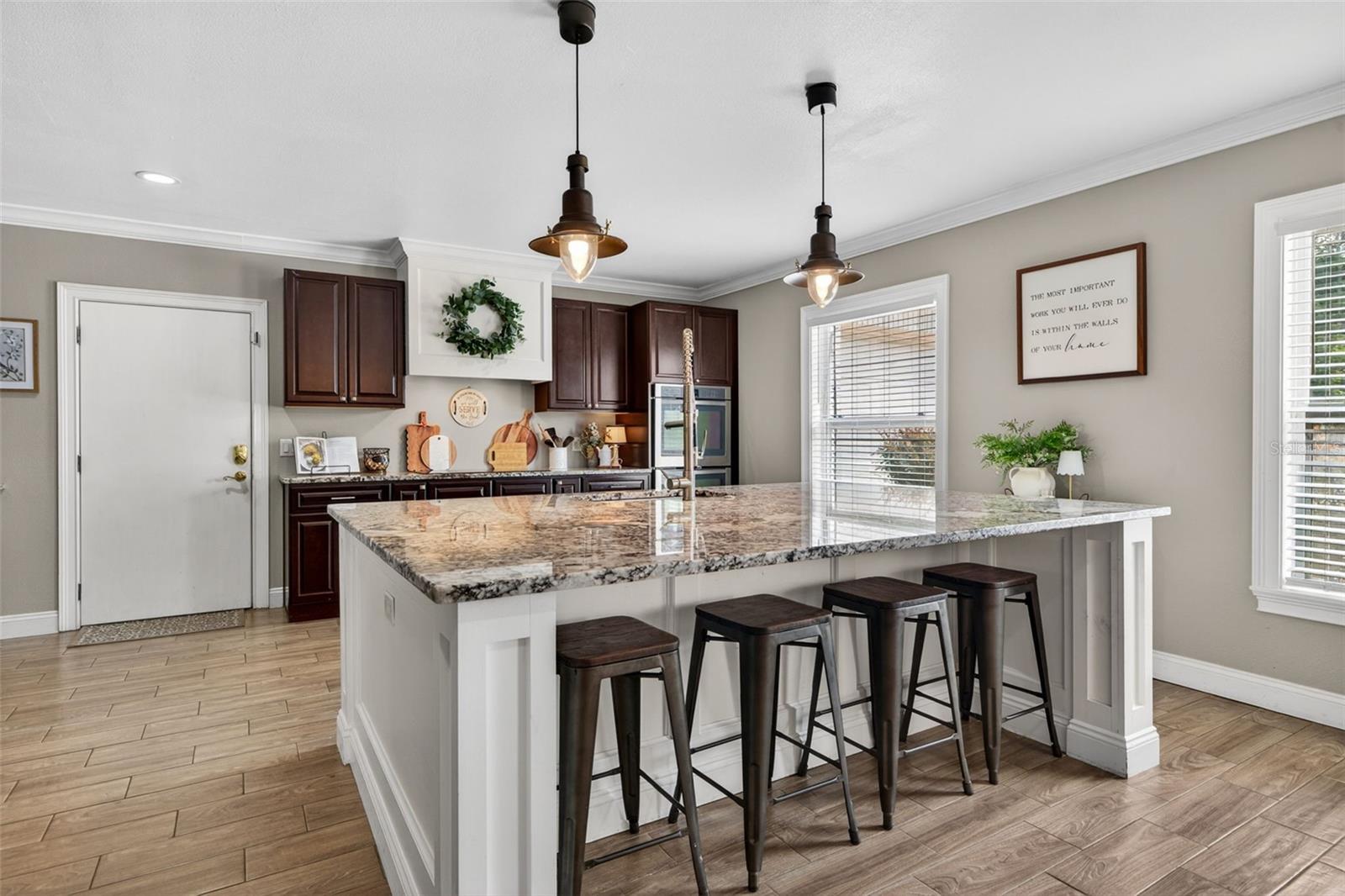 712 S OAKWOOD AVE, BRANDON, FL, 33511