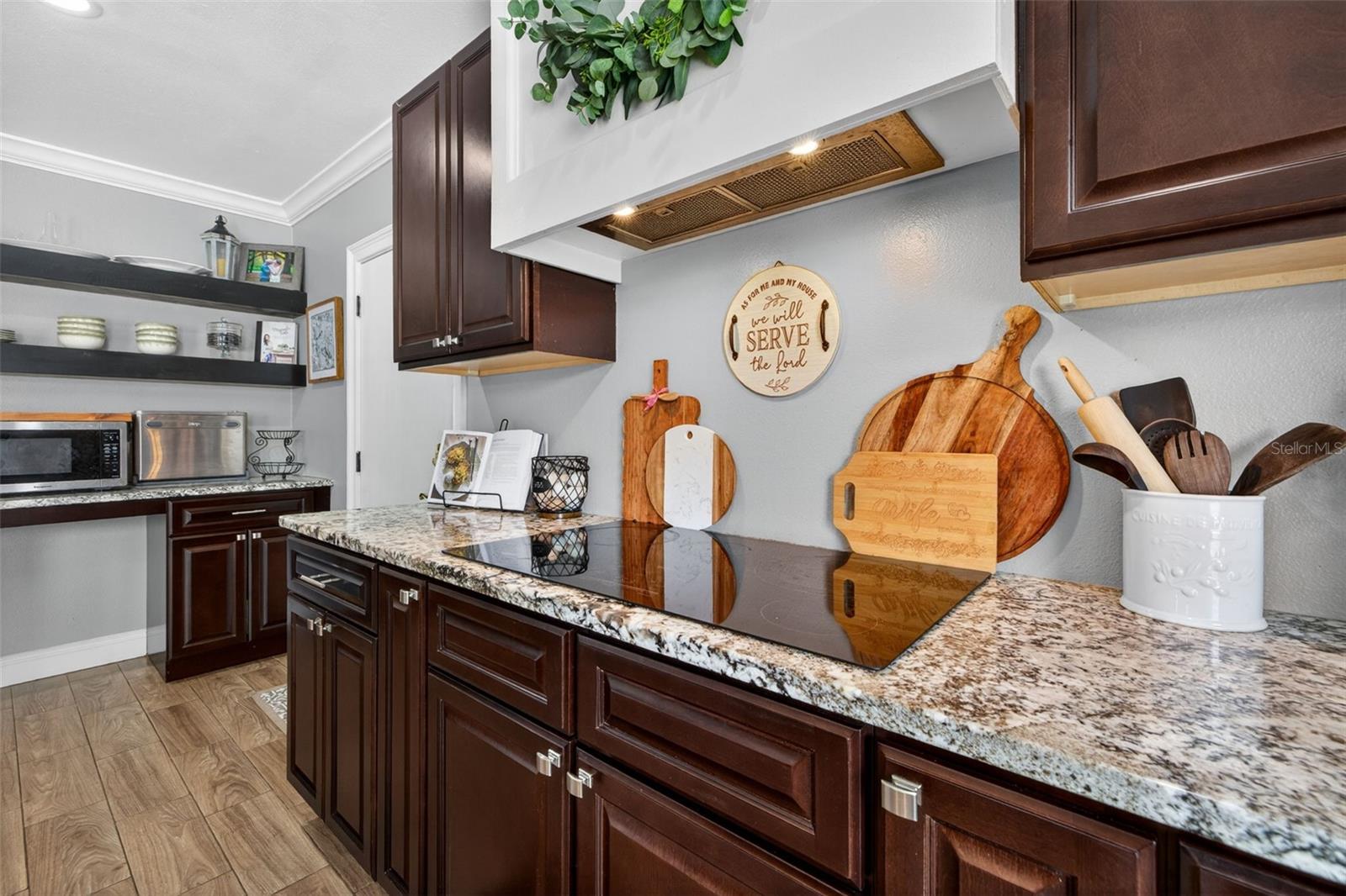 712 S OAKWOOD AVE, BRANDON, FL, 33511