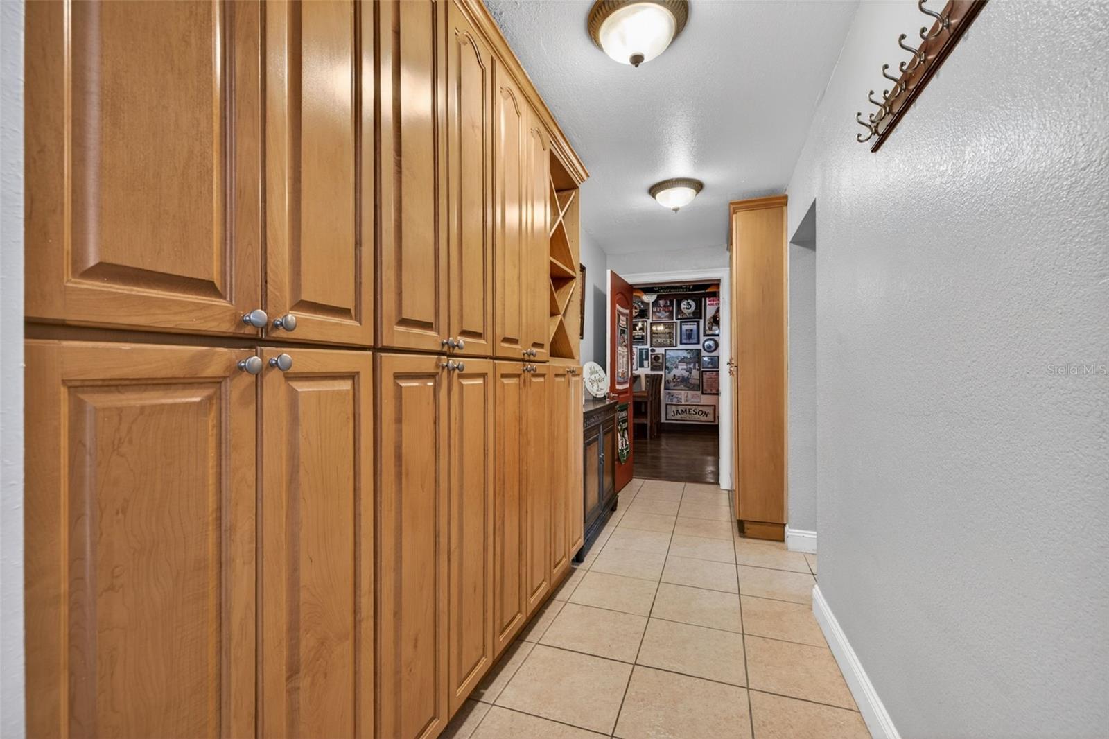 712 S OAKWOOD AVE, BRANDON, FL, 33511