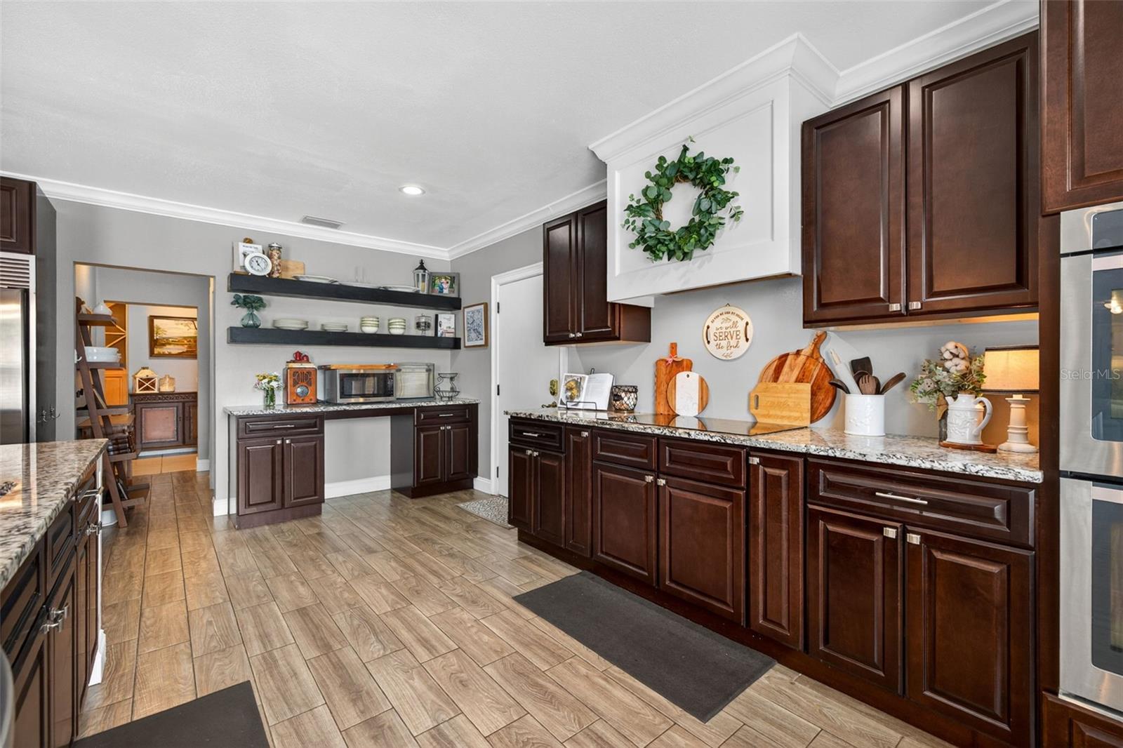 712 S OAKWOOD AVE, BRANDON, FL, 33511