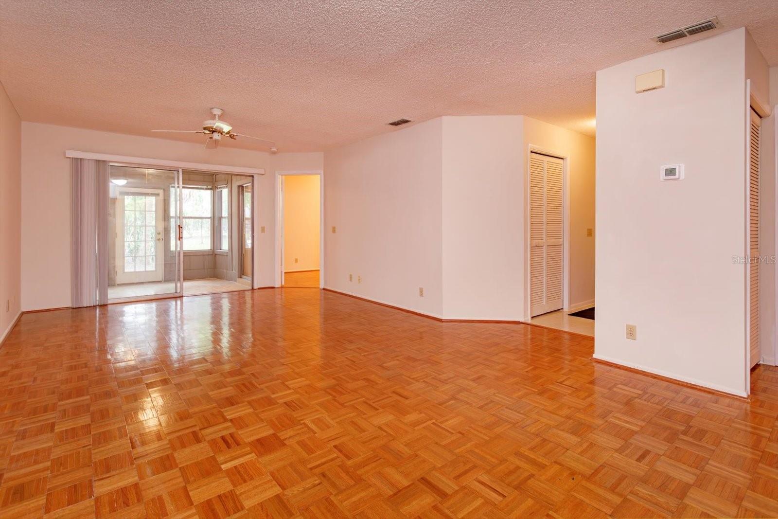 626 RED OAK CIR #106, ALTAMONTE SPRINGS, FL, 32701