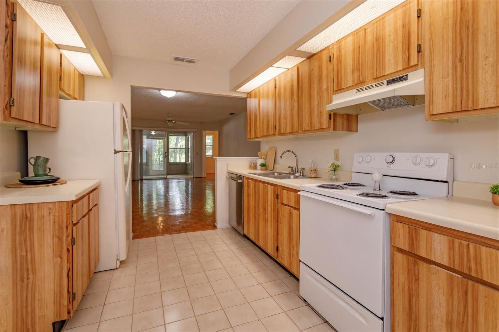 626 RED OAK CIR #106, ALTAMONTE SPRINGS, FL, 32701