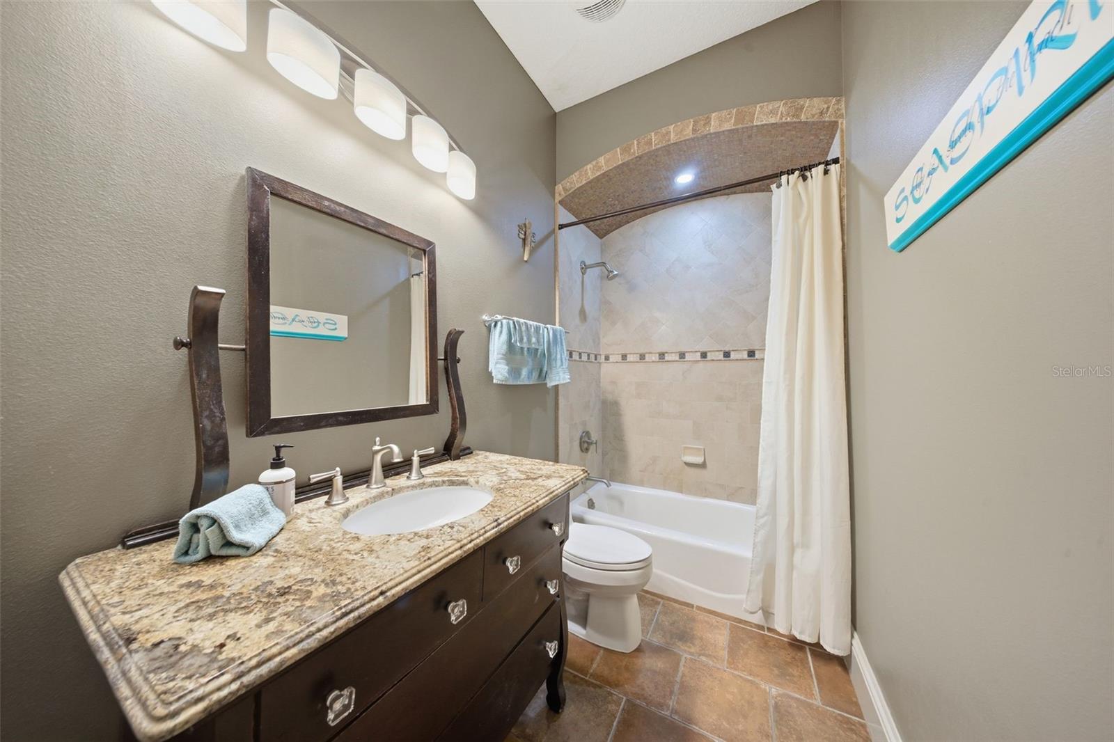 16401 E SHIRLEY SHORES RD, TAVARES, FL, 32778