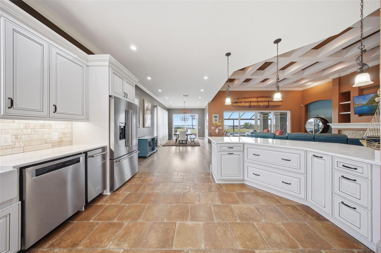 16401 E SHIRLEY SHORES RD, TAVARES, FL, 32778