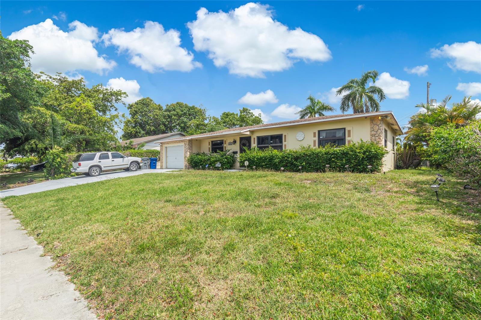 539 SABAL PALM DR, LAKE PARK, FL, 33403