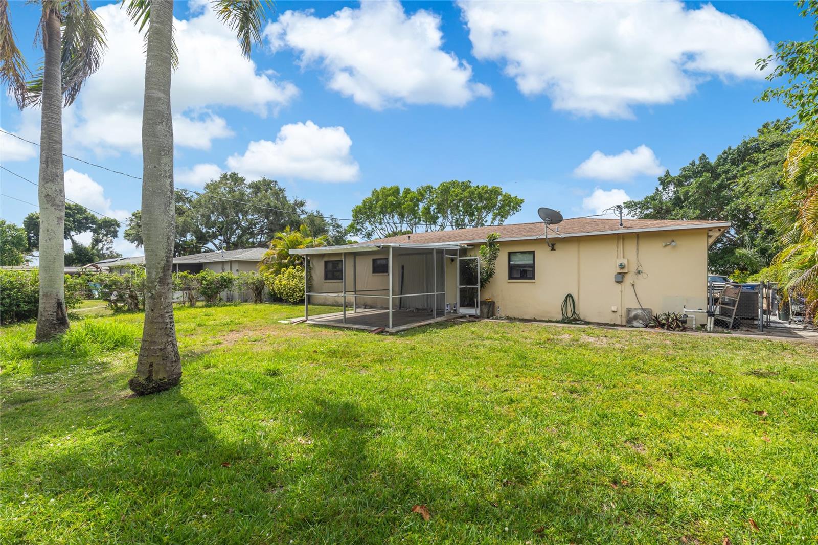 539 SABAL PALM DR, LAKE PARK, FL, 33403