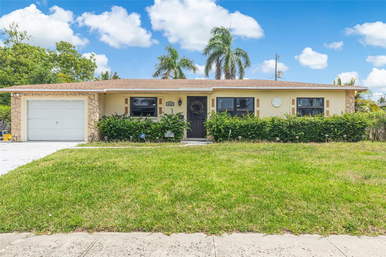 539 SABAL PALM DR, LAKE PARK, FL, 33403