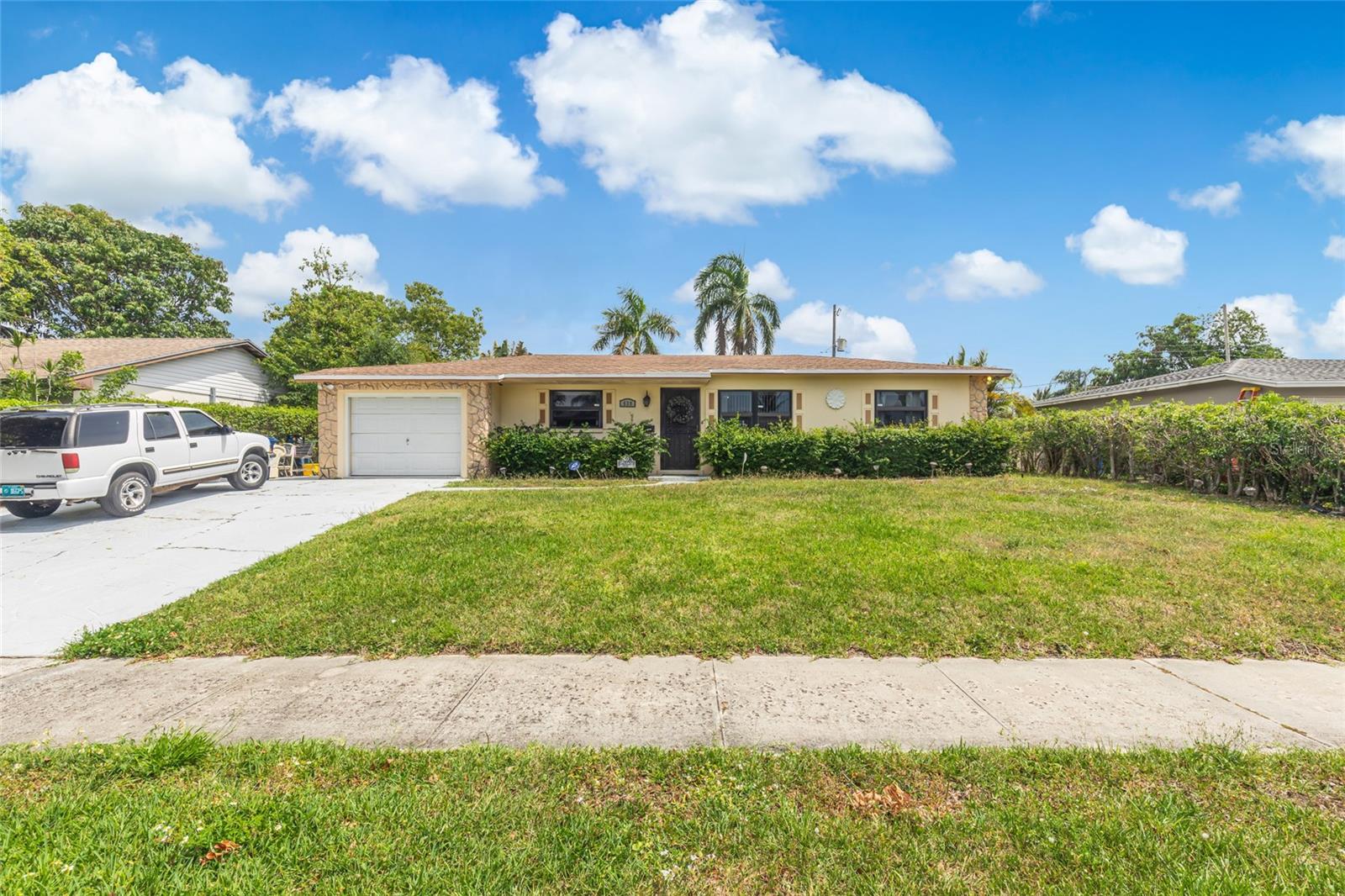 539 SABAL PALM DR, LAKE PARK, FL, 33403