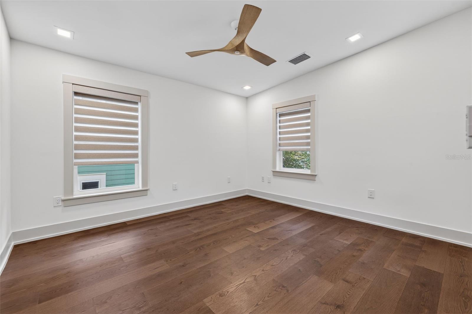124 19TH AVE N, ST PETERSBURG, FL, 33704