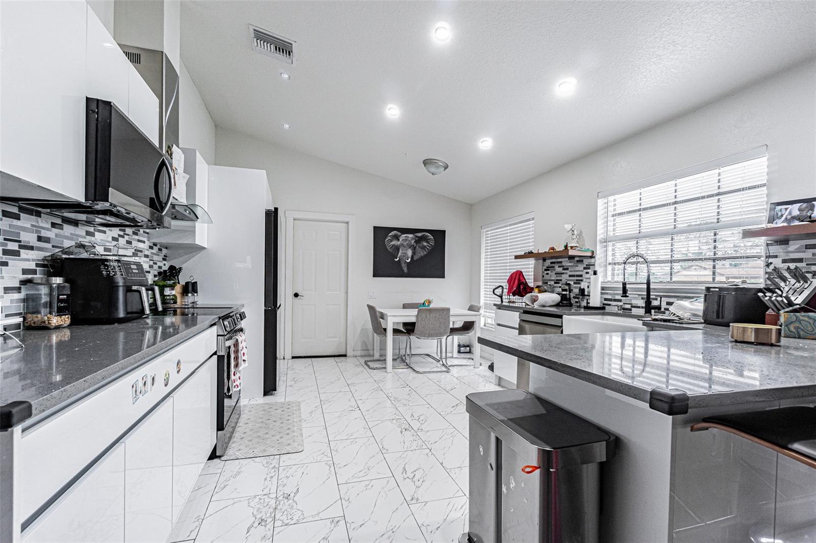 12121 COLONIAL ESTATES LN, RIVERVIEW, FL, 33579