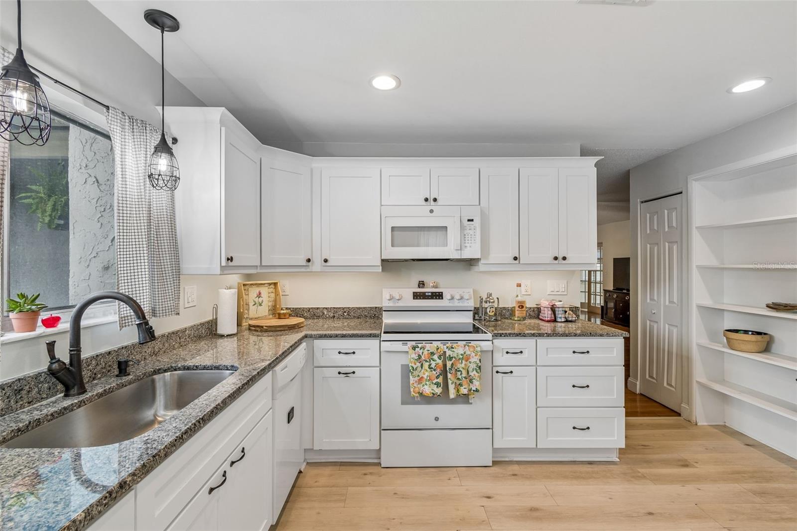 4733 RIDGE POINT DR, TAMPA, FL, 33624